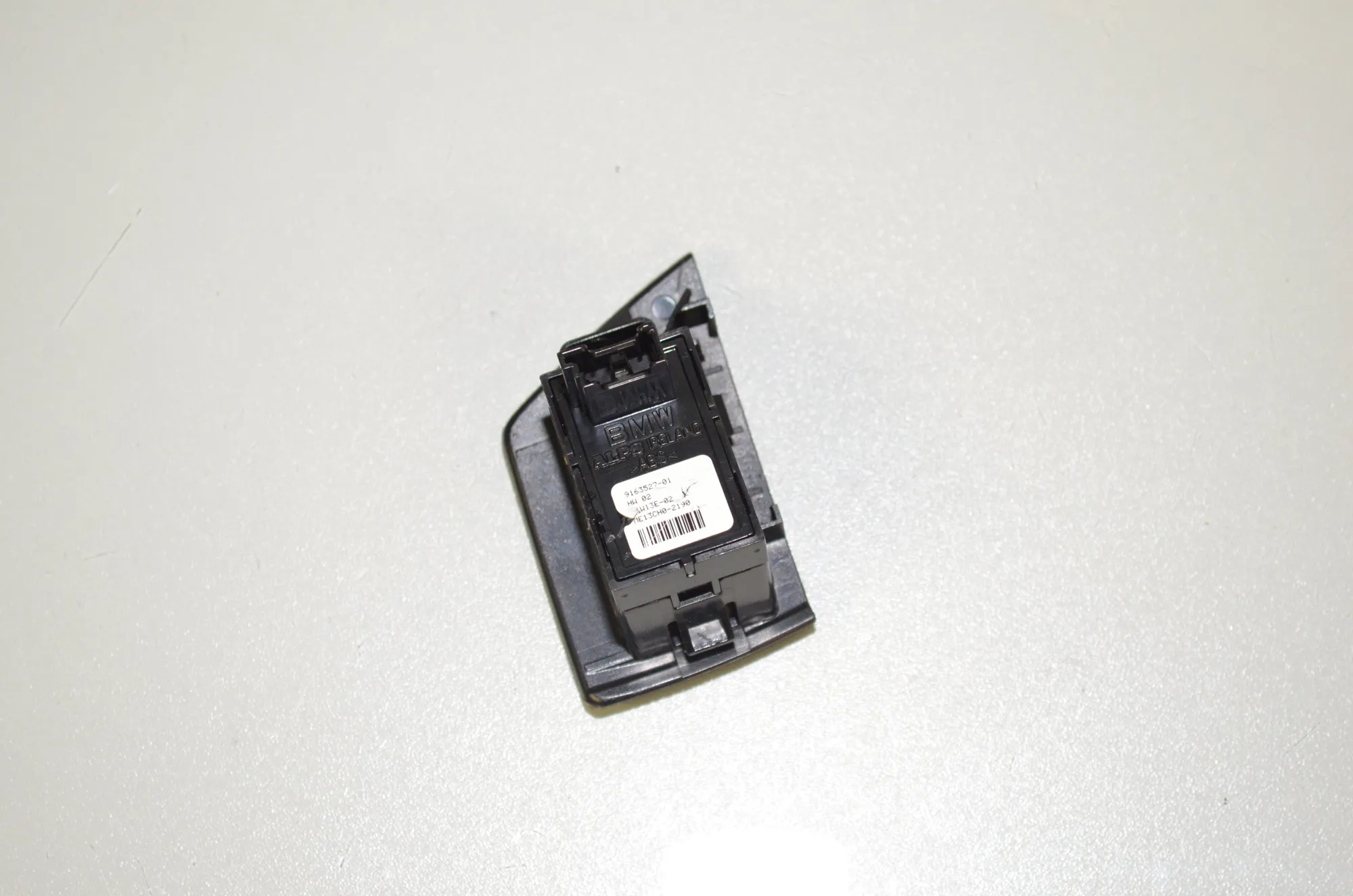 Rear Right Door Window Switch – OEM 9163527 · BMW 5 Touring (F11) 530 d xDrive 2011 – 3