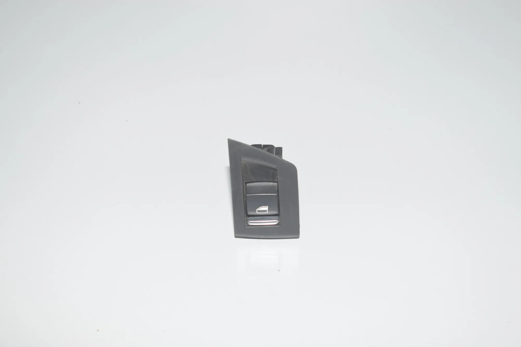 Rear Right Door Window Switch – OEM 9241949 · BMW 5 Touring (F11) 530 d 2015