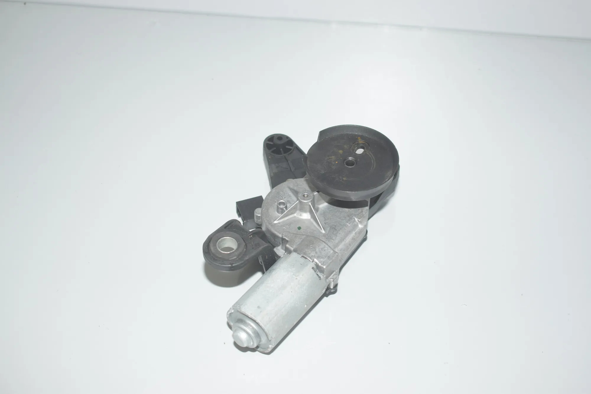 Tailgate Window Wiper Motor – OEM 7311415 · BMW 5 Touring (F11) 530 d 2015