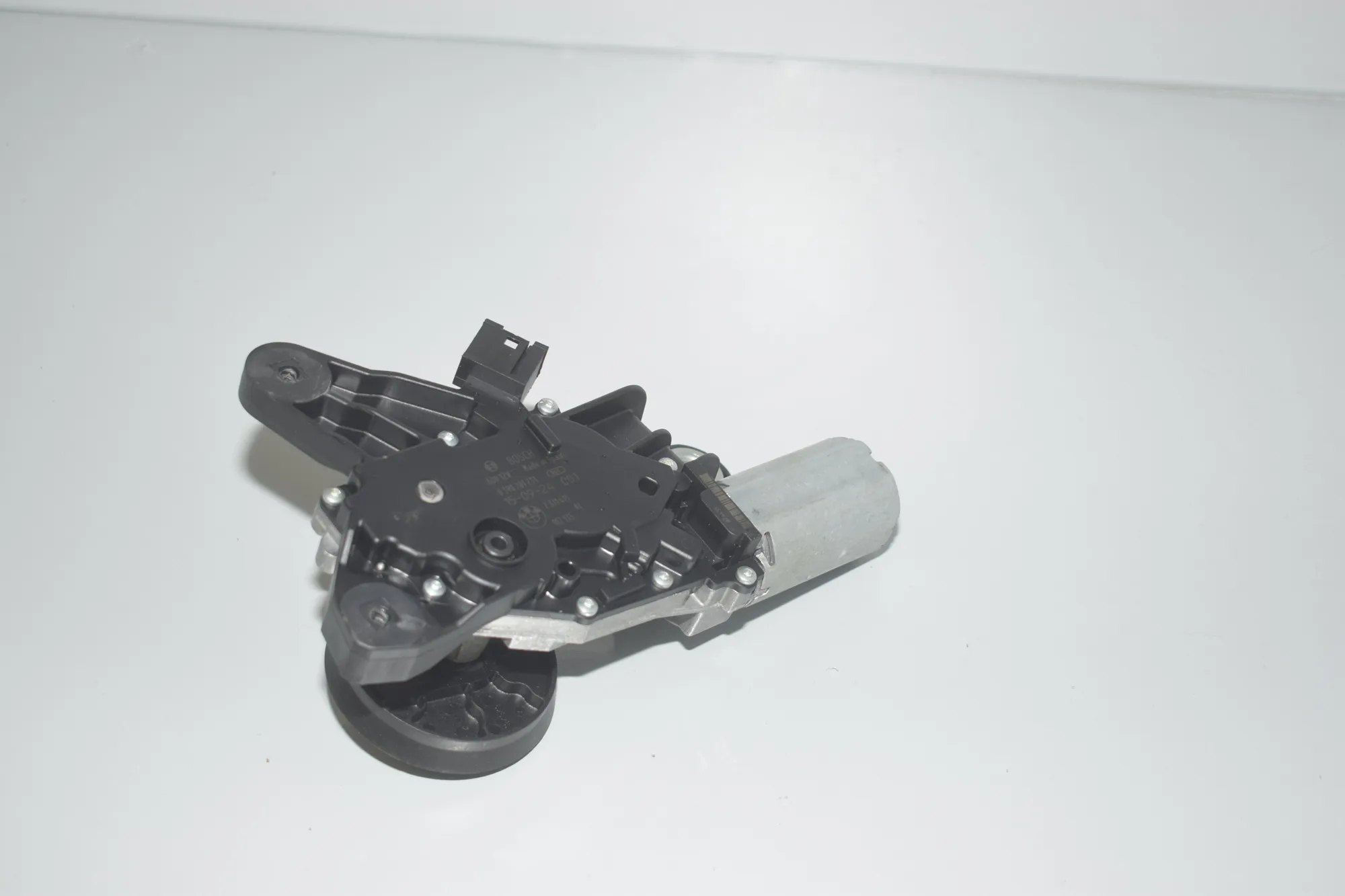 Tailgate Window Wiper Motor – OEM 7311415 · BMW 5 Touring (F11) 530 d 2015 – 3