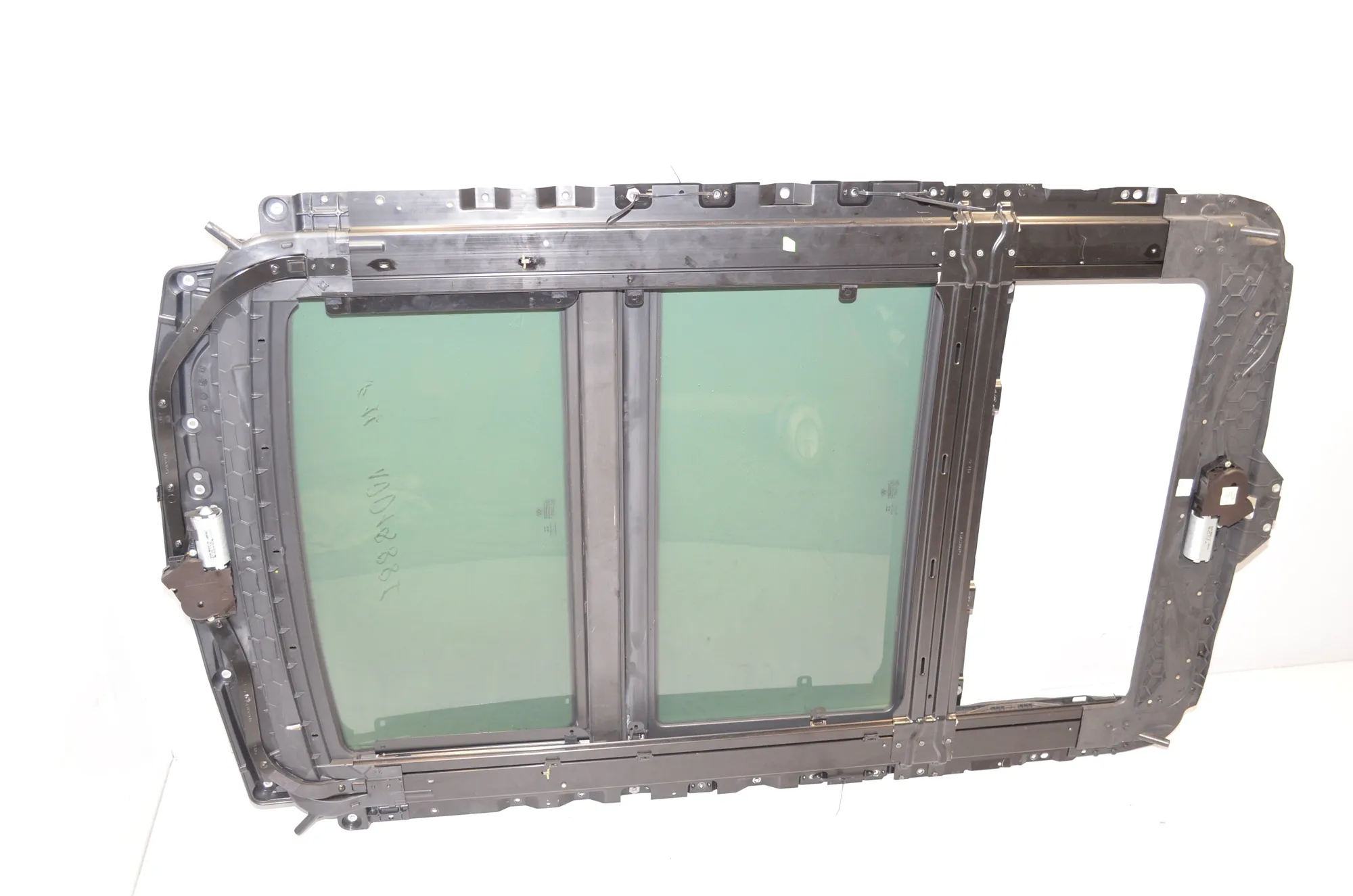 Sunroof – OEM 8038162 · BMW 5 Touring (F11) 530 d 2015 – 3