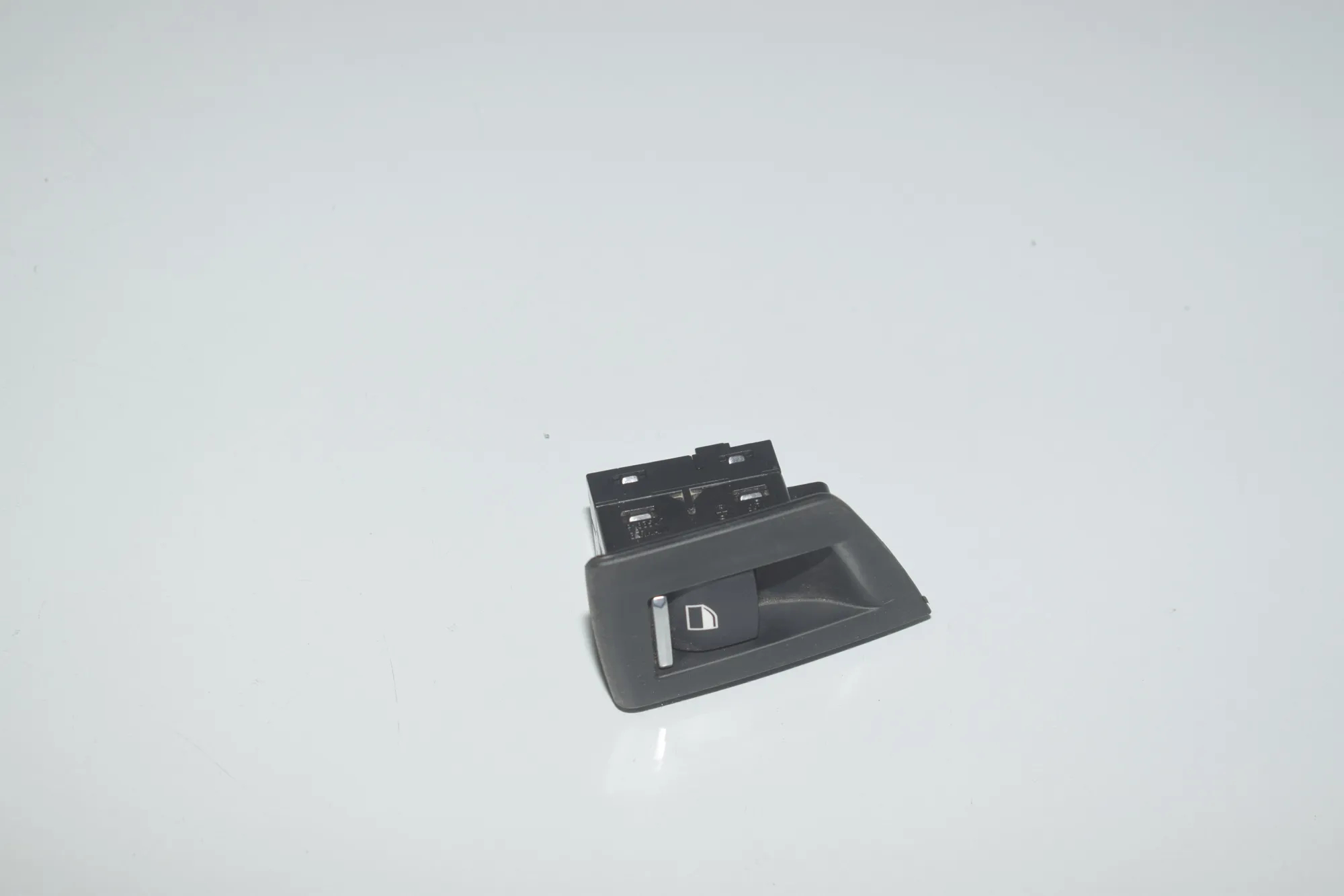 Rear Right Door Window Switch – OEM 9241949 · BMW 5 Touring (F11) 530 d 2015 – 3