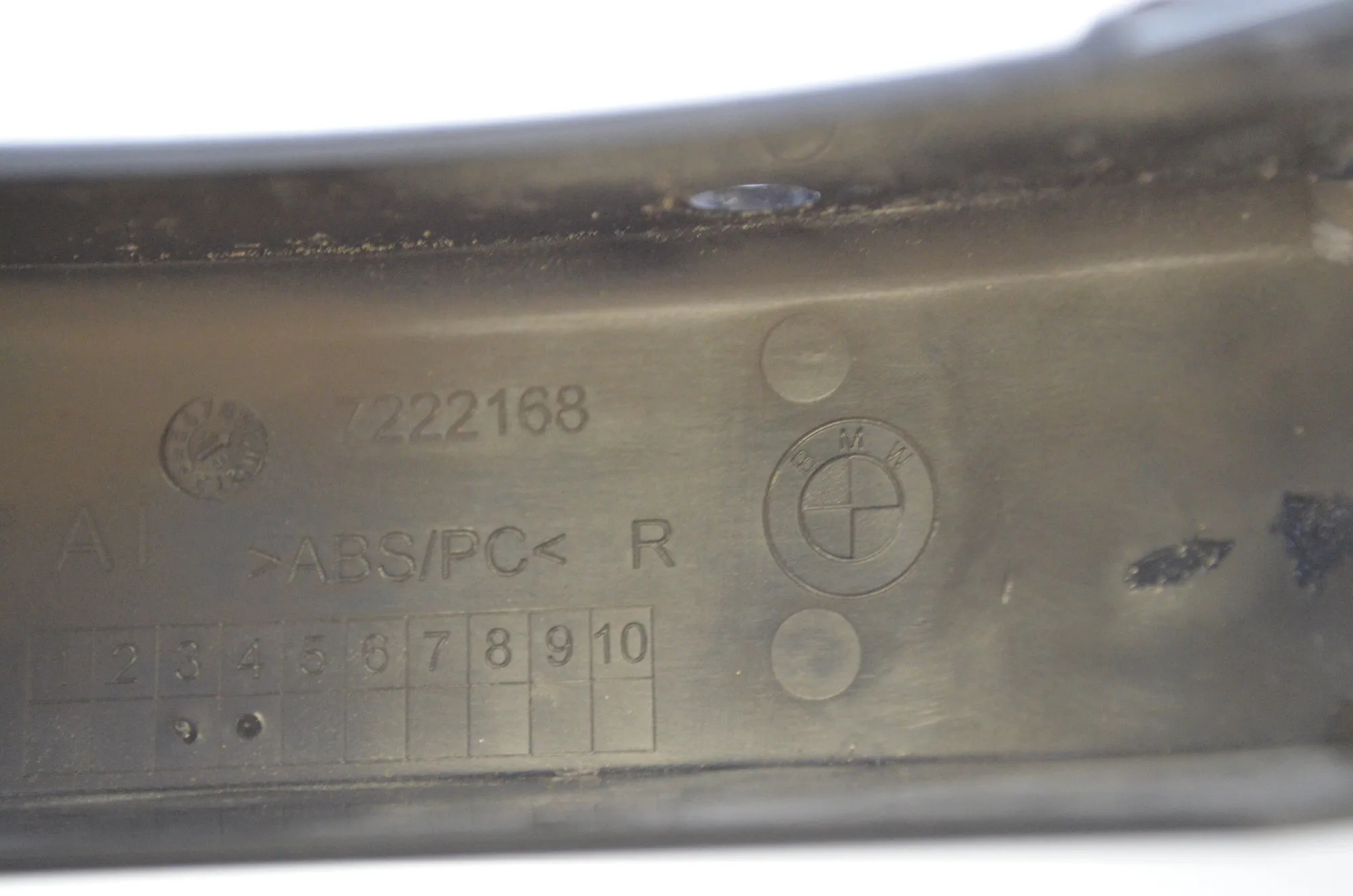 Hinge Trim – OEM 7222167 · BMW 5 Touring (F11) 530 d 2015 – 5