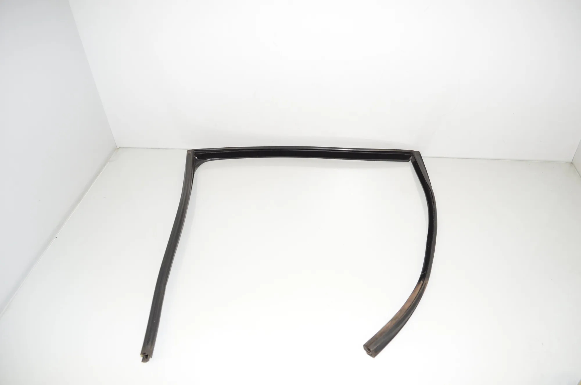 Rear Left Door Rubber Seal – OEM 7199779 · BMW 5 Touring (F11) 530 d 2015