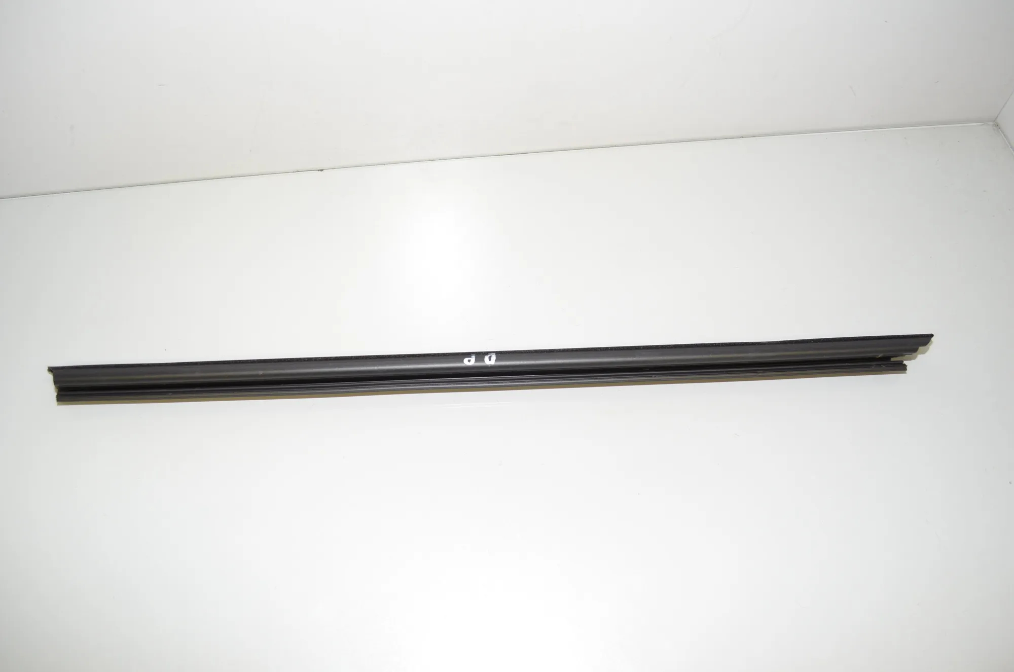 Front Right Door Window Molding – OEM 7182278 · BMW 5 Touring (F11) 530 d 2015 – 2