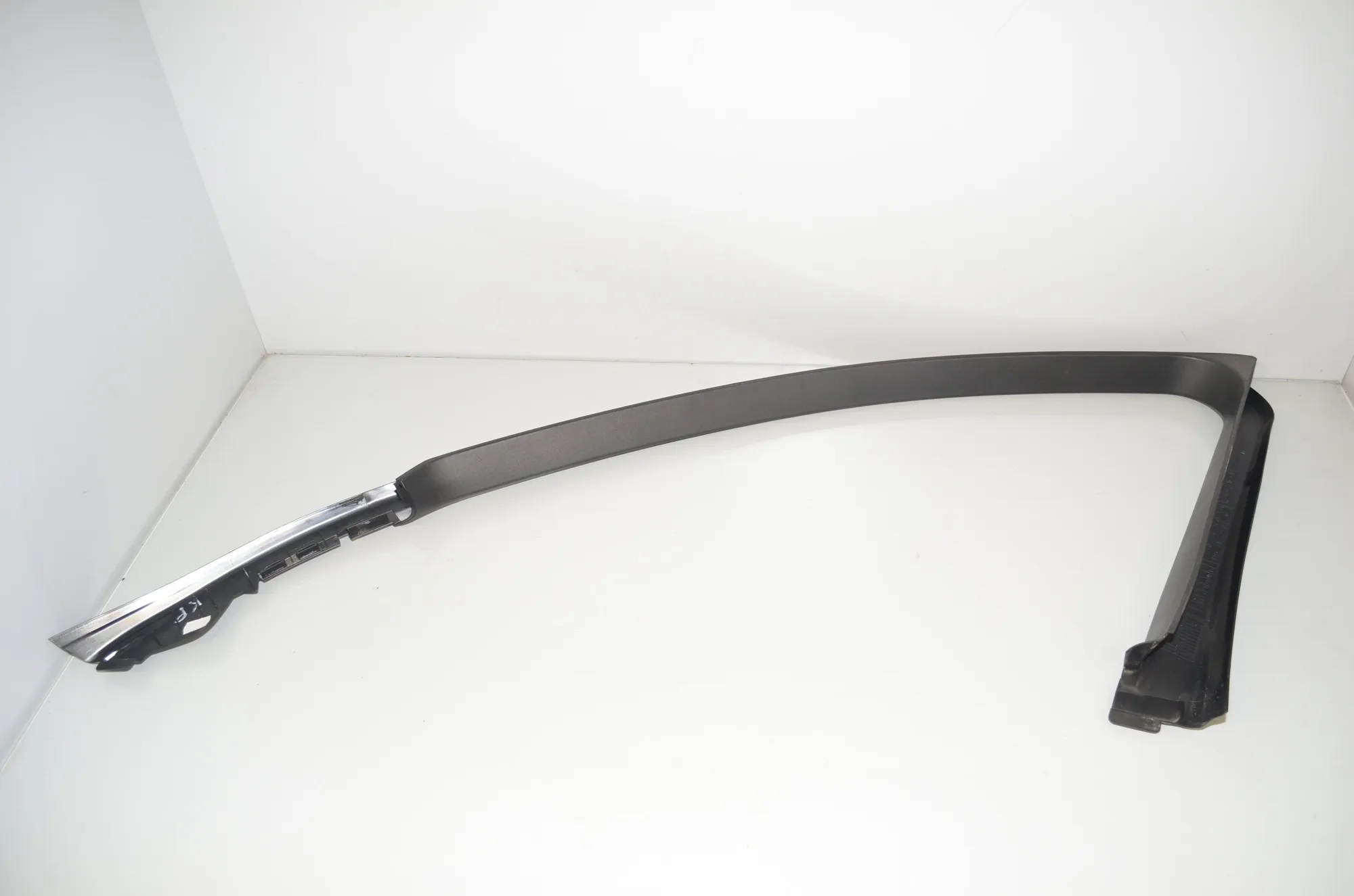 Front Left Door Panel Trim – OEM 7182011 · BMW 5 Touring (F11) 530 d 2015 – 3