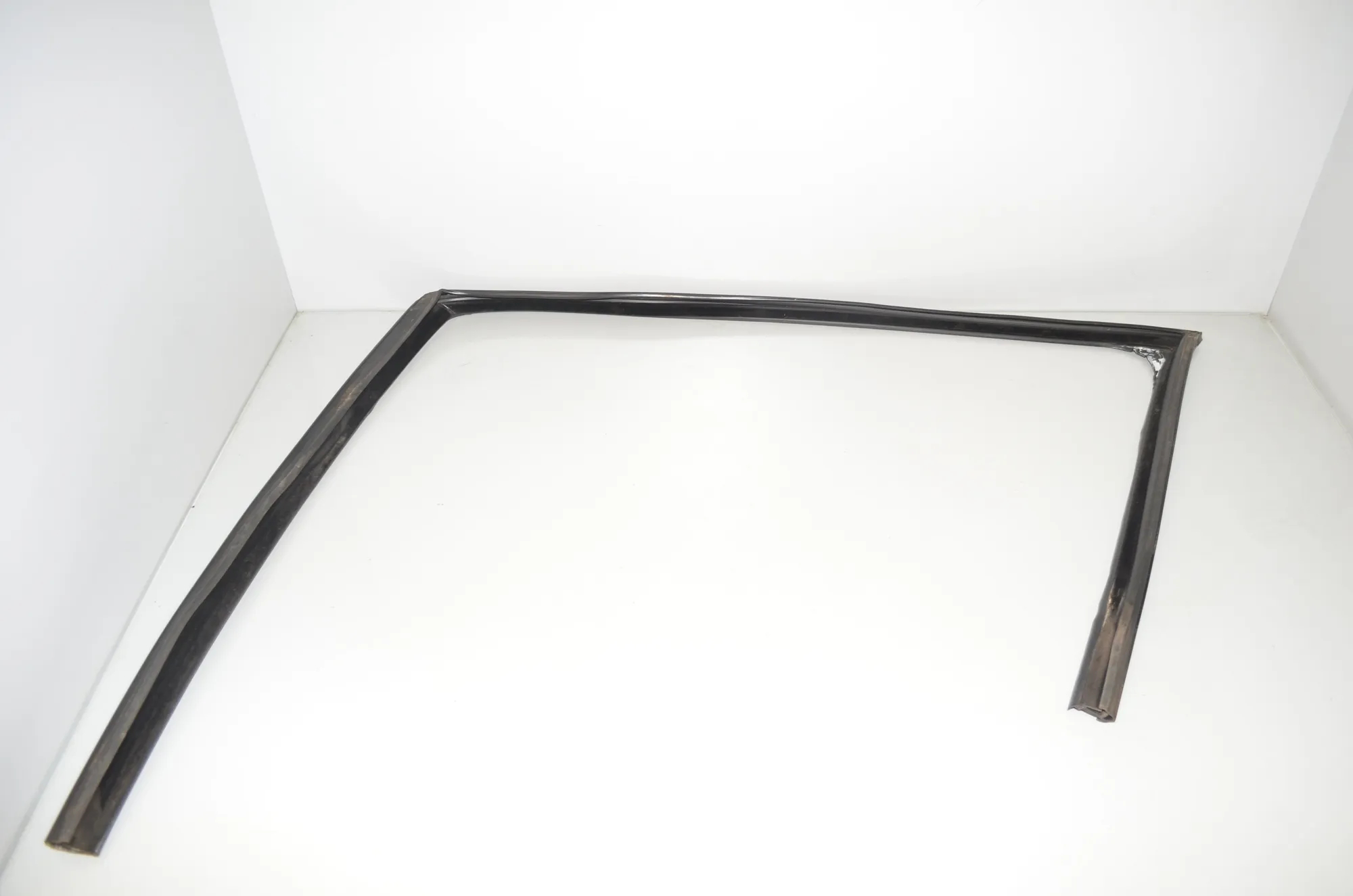 Front Left Door Rubber Seal – OEM 7182273 · BMW 5 Touring (F11) 530 d 2015