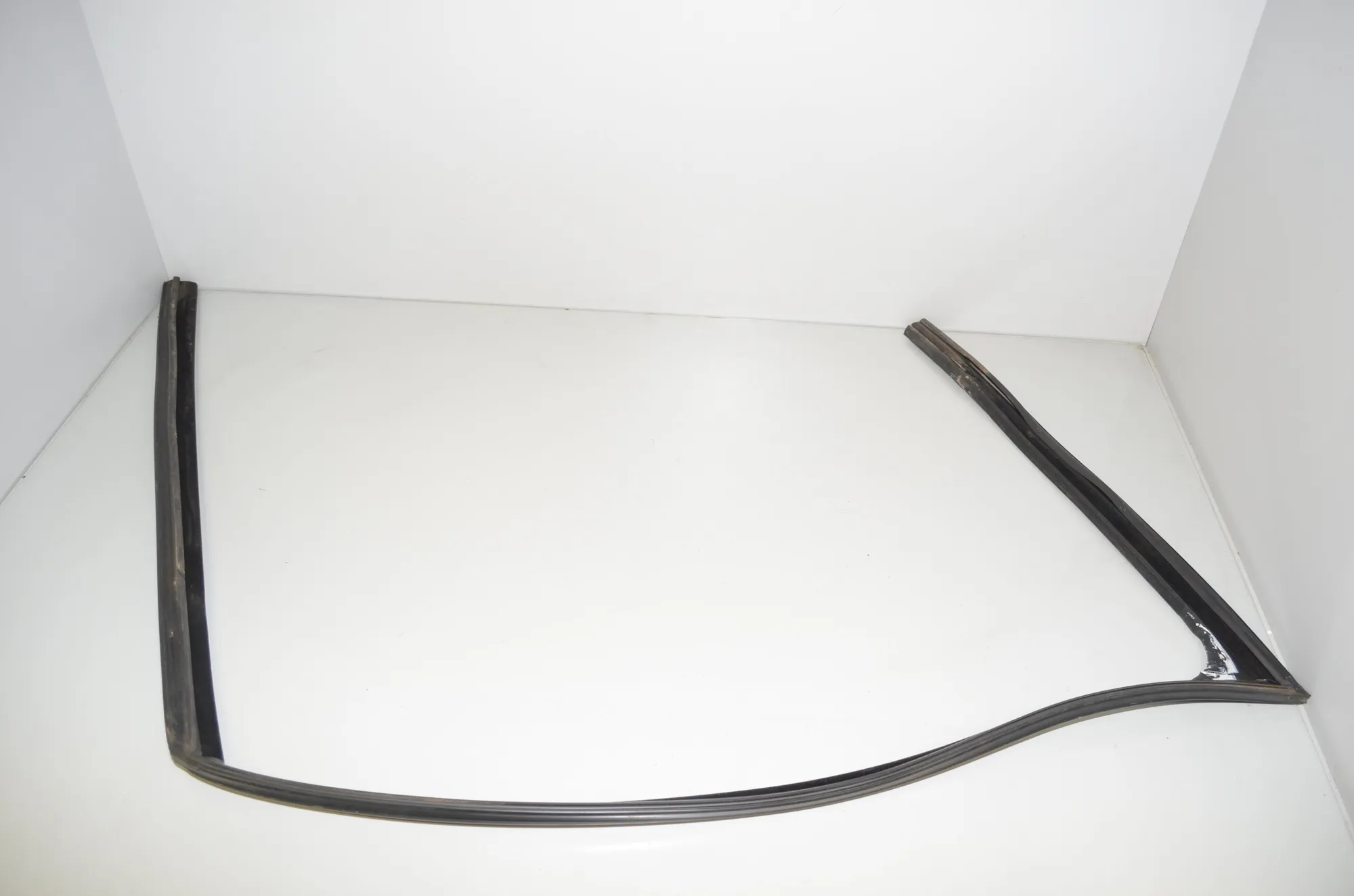 Front Right Door Rubber Seal – OEM 7182274 · BMW 5 Touring (F11) 530 d 2015 – 3