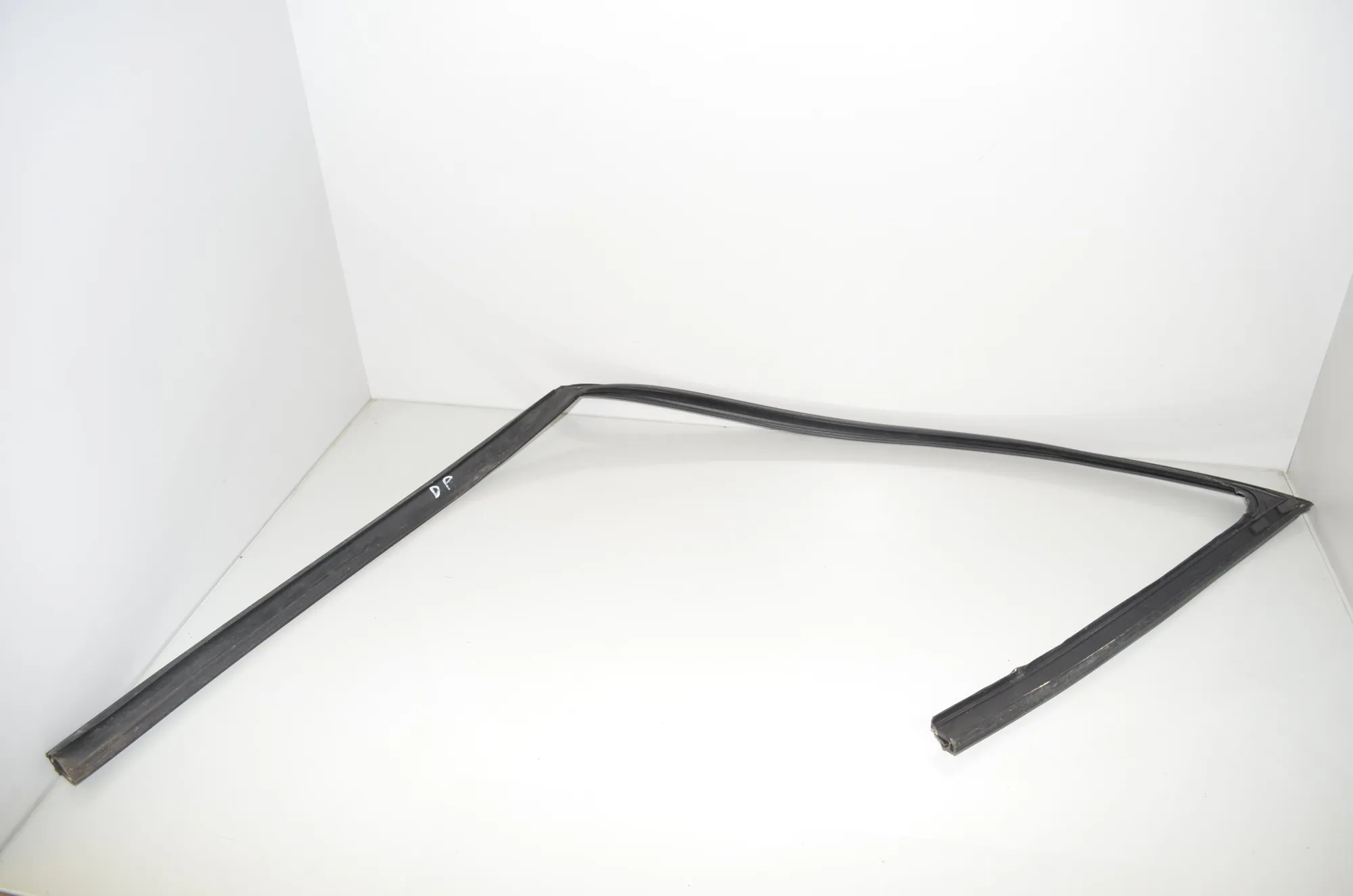 Front Right Door Rubber Seal – OEM 7182274 · BMW 5 Touring (F11) 530 d 2015 – 2