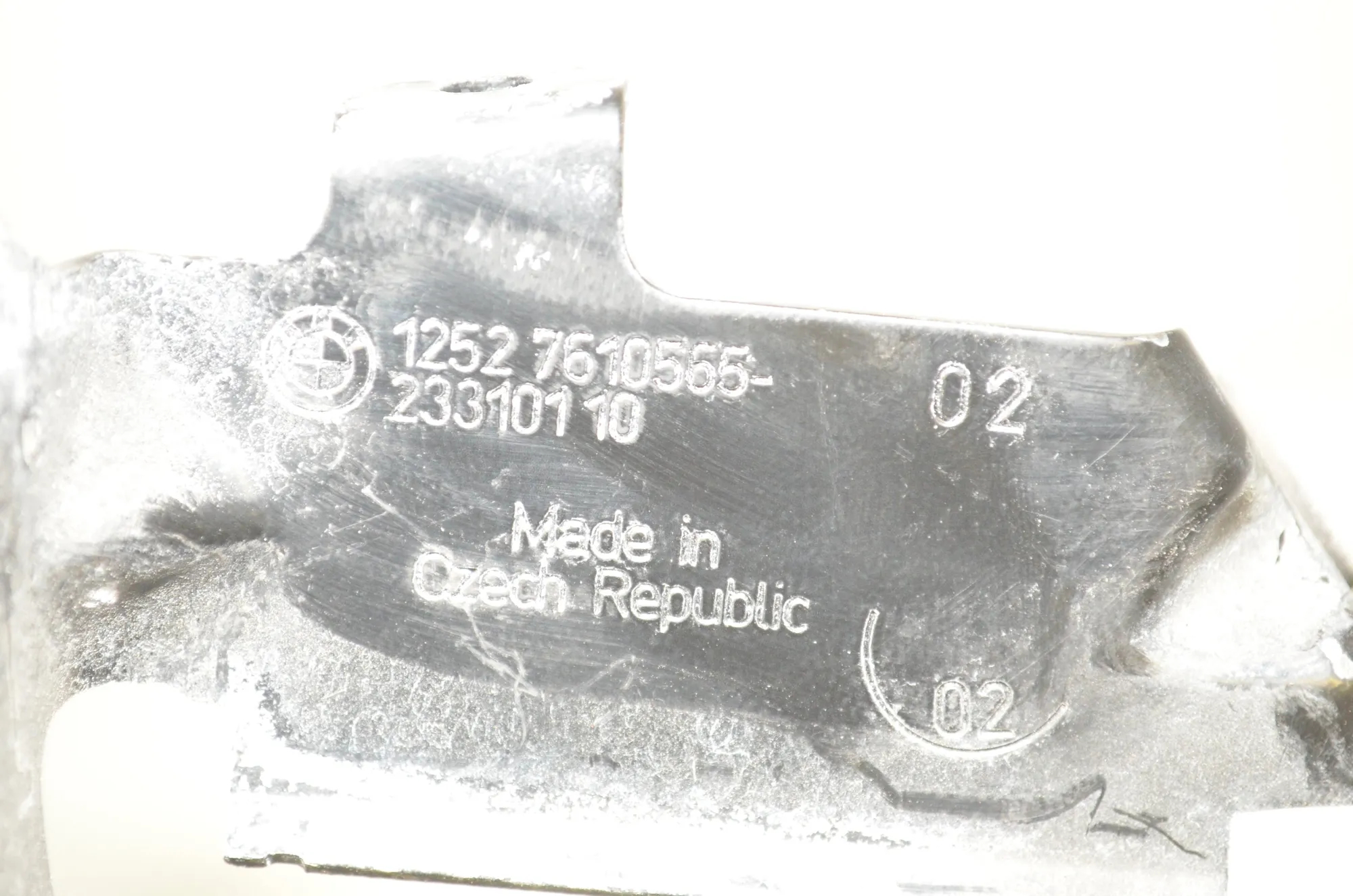 Bracket – OEM 7610564 · BMW 6 Gran Coupe (F06) 650 i xDrive 2013 – 5