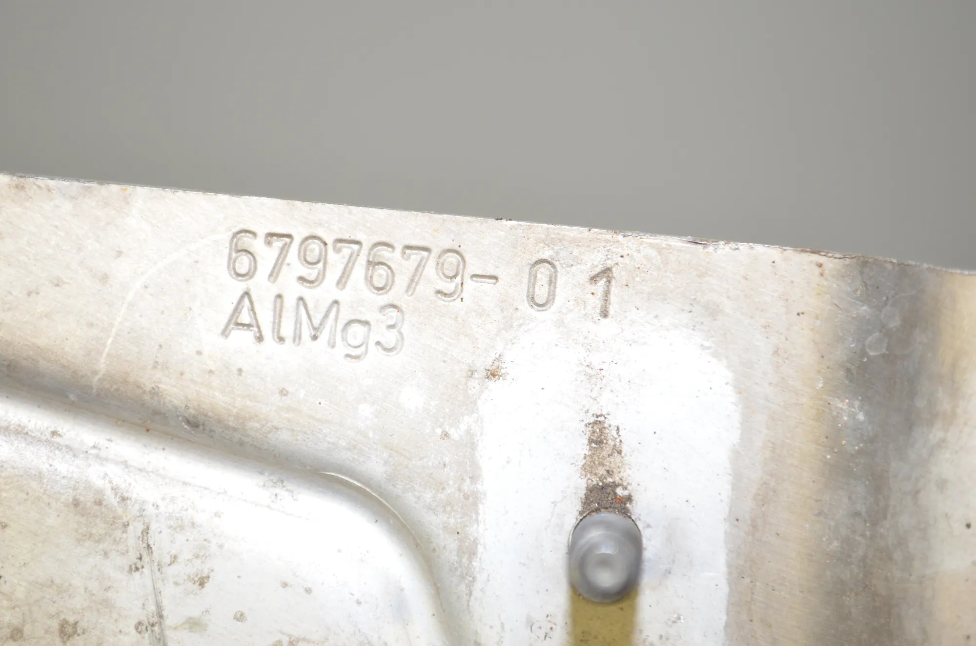 Bracket – OEM 7610564 · BMW 6 Gran Coupe (F06) 650 i xDrive 2013 – 6
