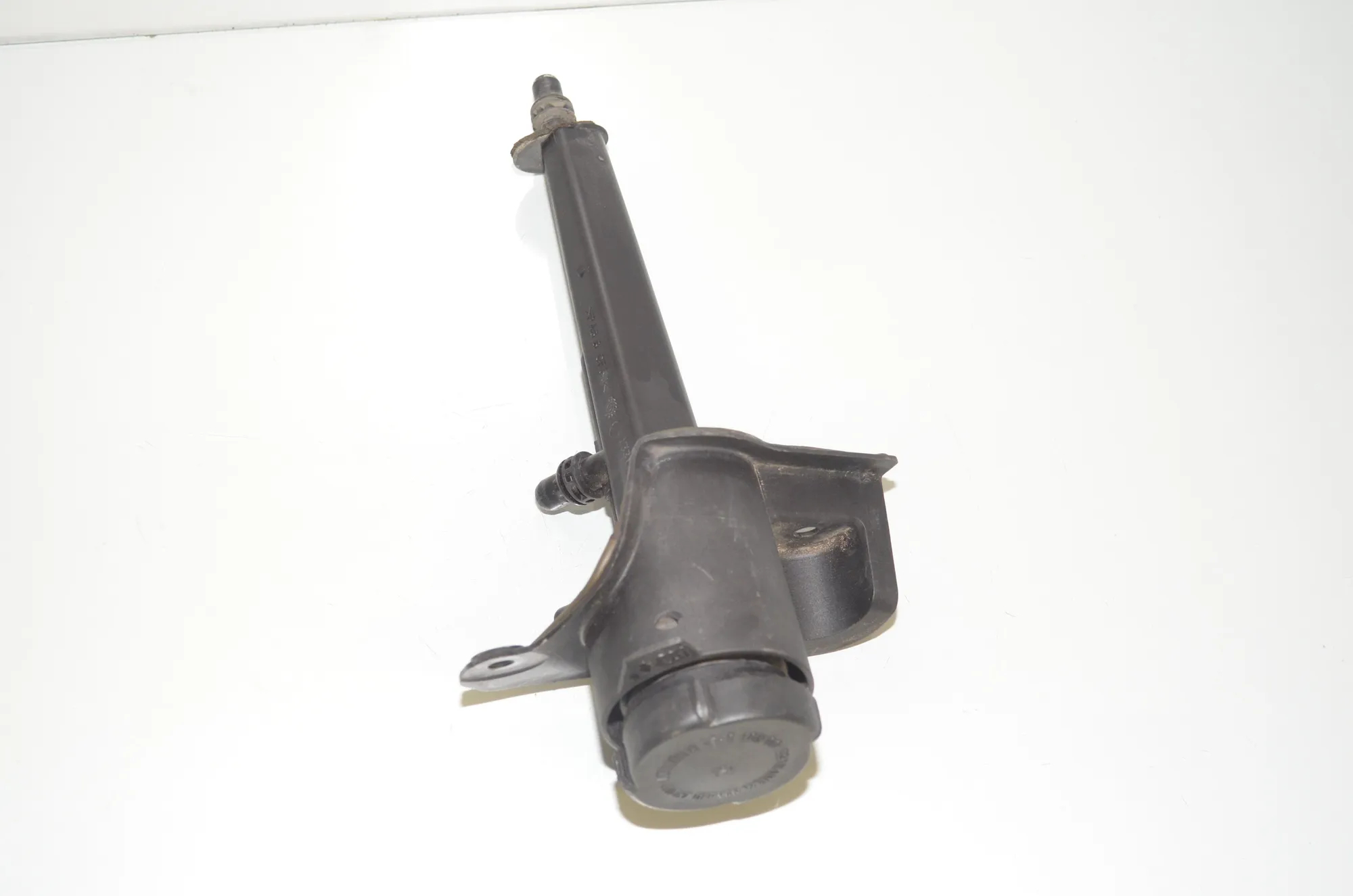Expansion Tank Cap – OEM 7591692 · BMW 6 Gran Coupe (F06) 650 i xDrive 2013 – 3