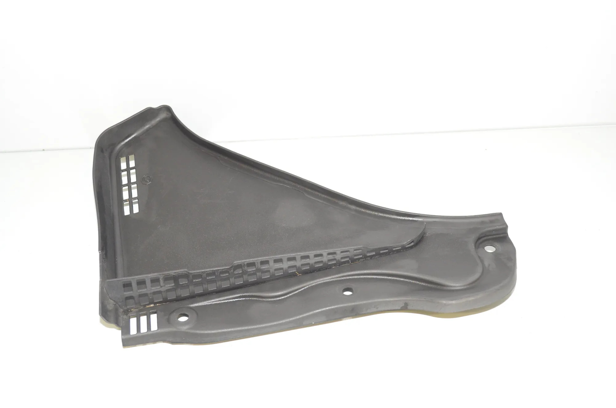 Front Wiper Cowl Trim – OEM 7216977 · BMW 6 Gran Coupe (F06) 650 i xDrive 2013