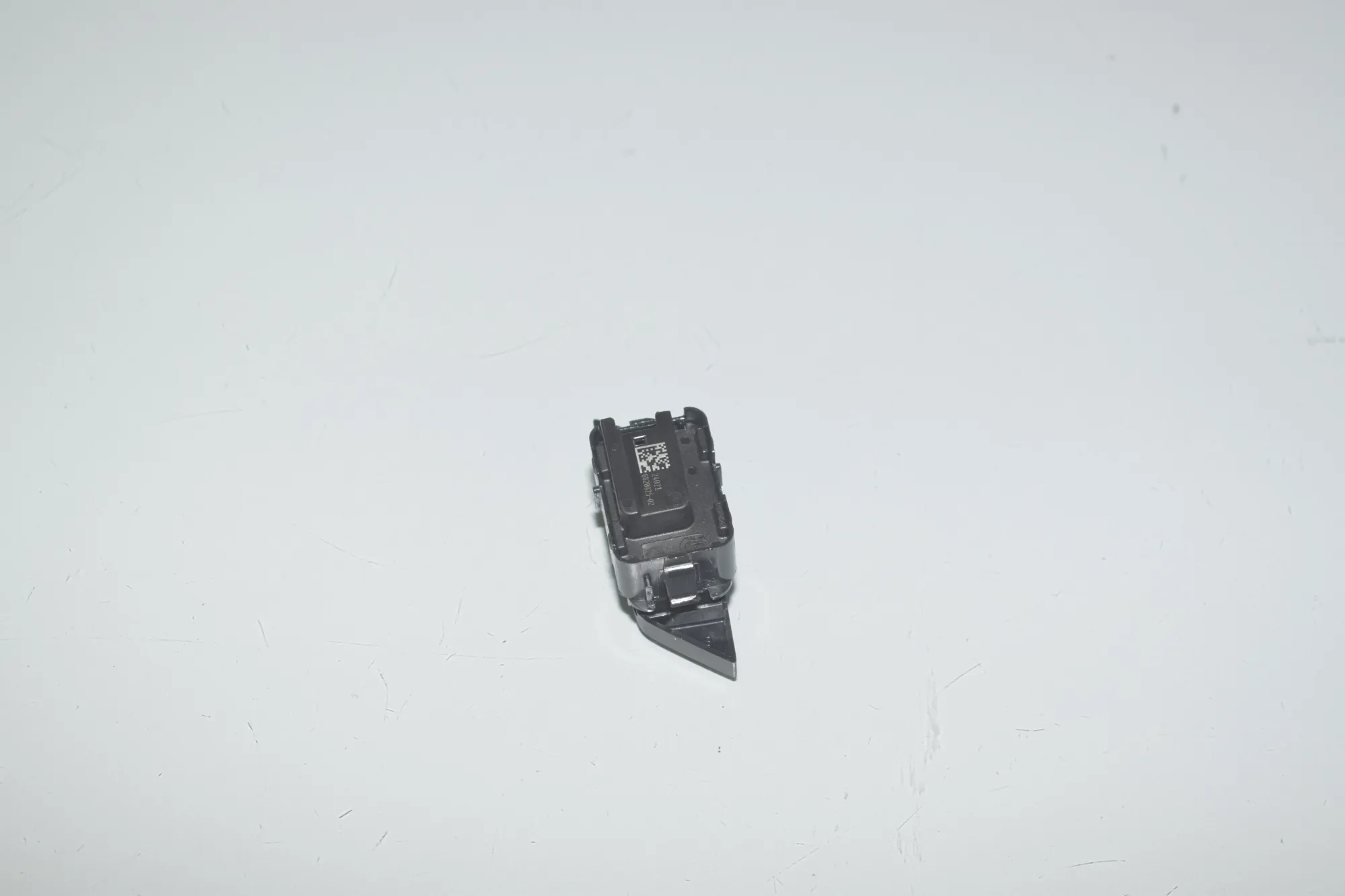 Door unlock/lock buttons – OEM 6820925 · BMW 3 Touring (G21) (2019 - -) 330 e Plug-in-Hybrid 2021 – 3