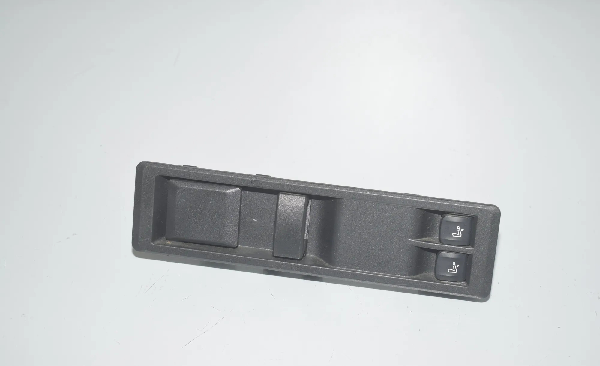 Other Interior Parts – OEM 6999586 · BMW 3 Touring (G21) (2019 - -) 330 e Plug-in-Hybrid 2021 – 2