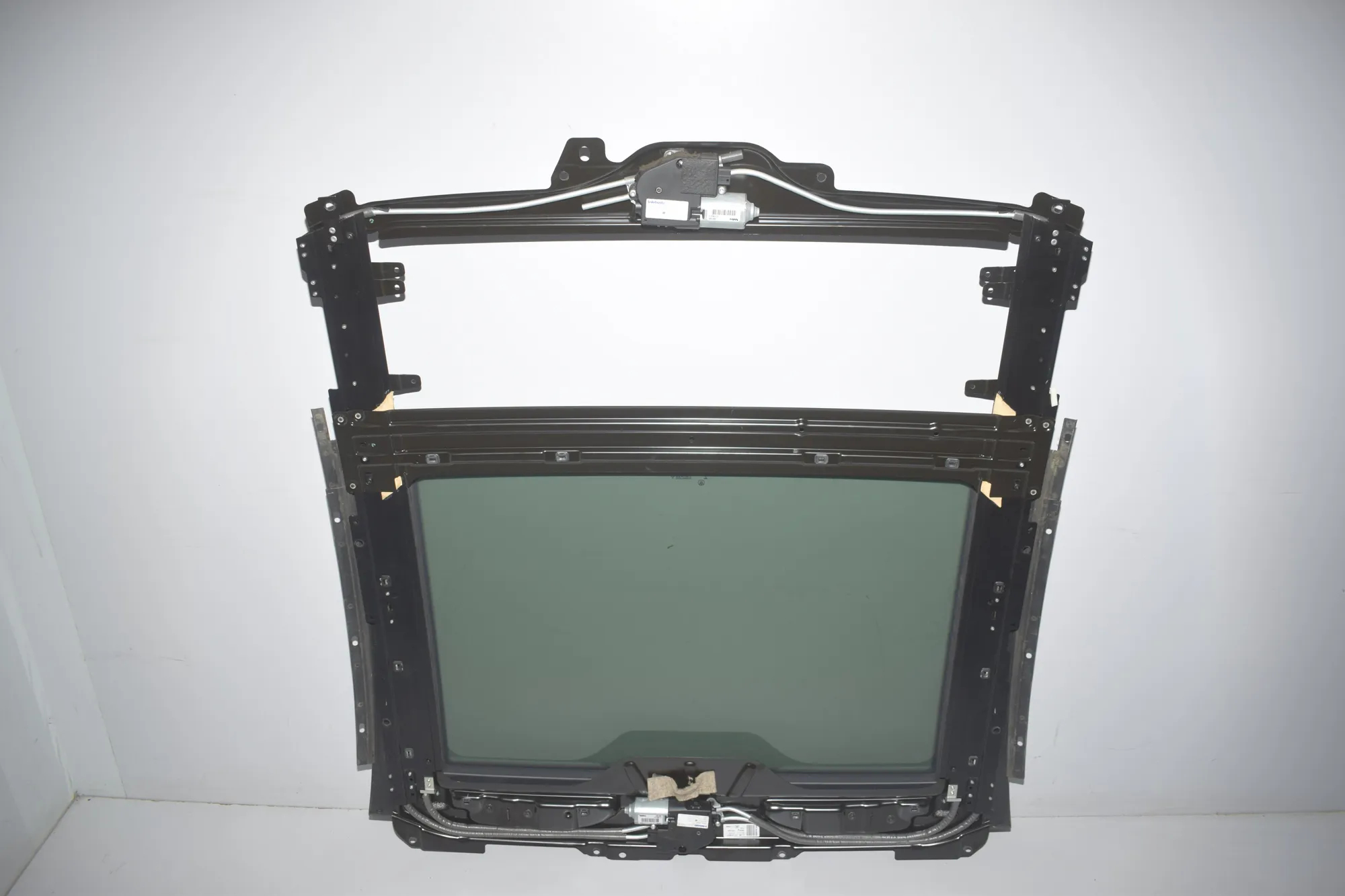 Sunroof · BMW 6 Gran Coupe (F06) 650 i xDrive 2013 – 6