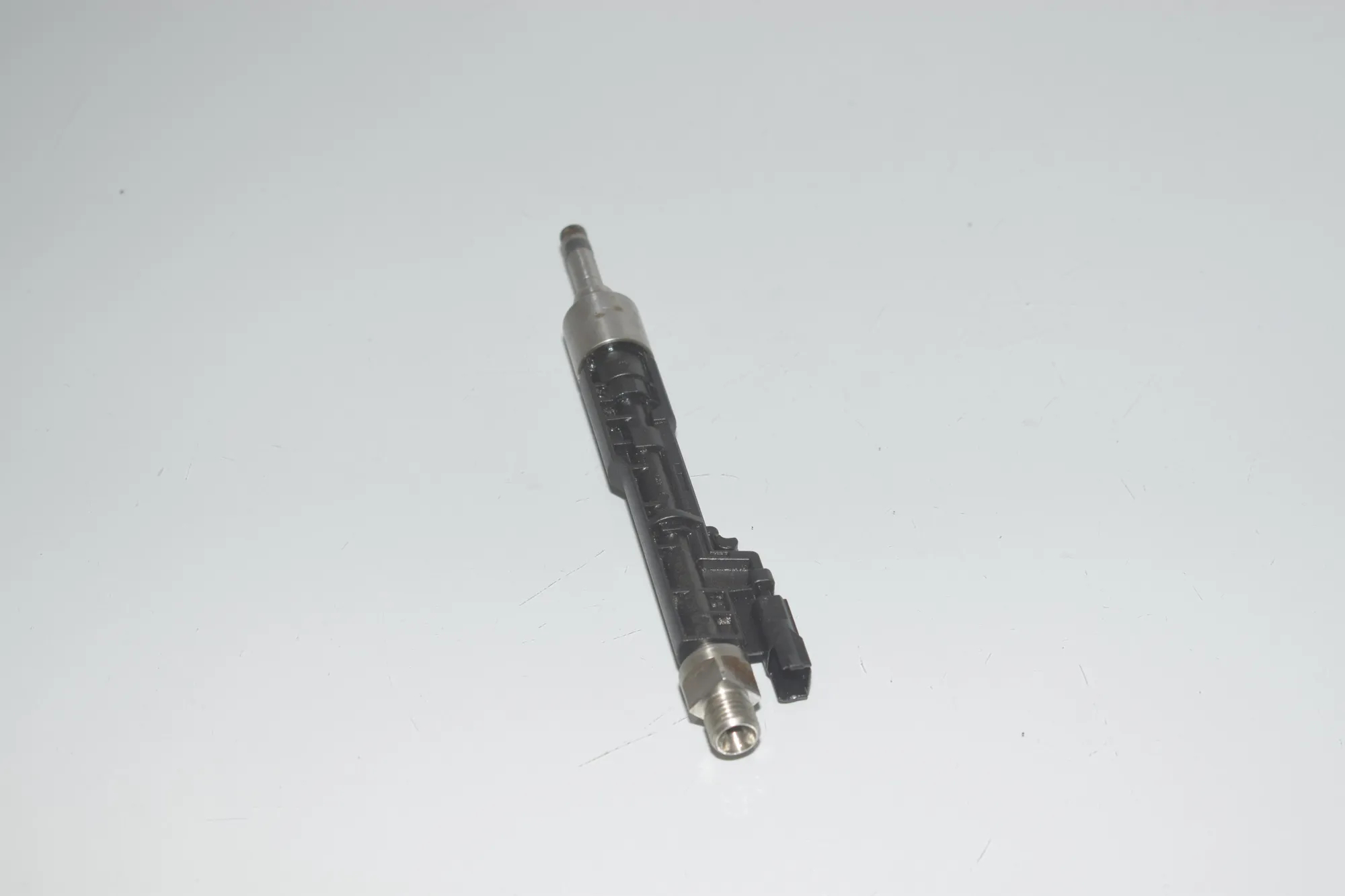 Fuel Injector – OEM 7645956 · BMW 6 Gran Coupe (F06) 650 i xDrive 2013 – 3