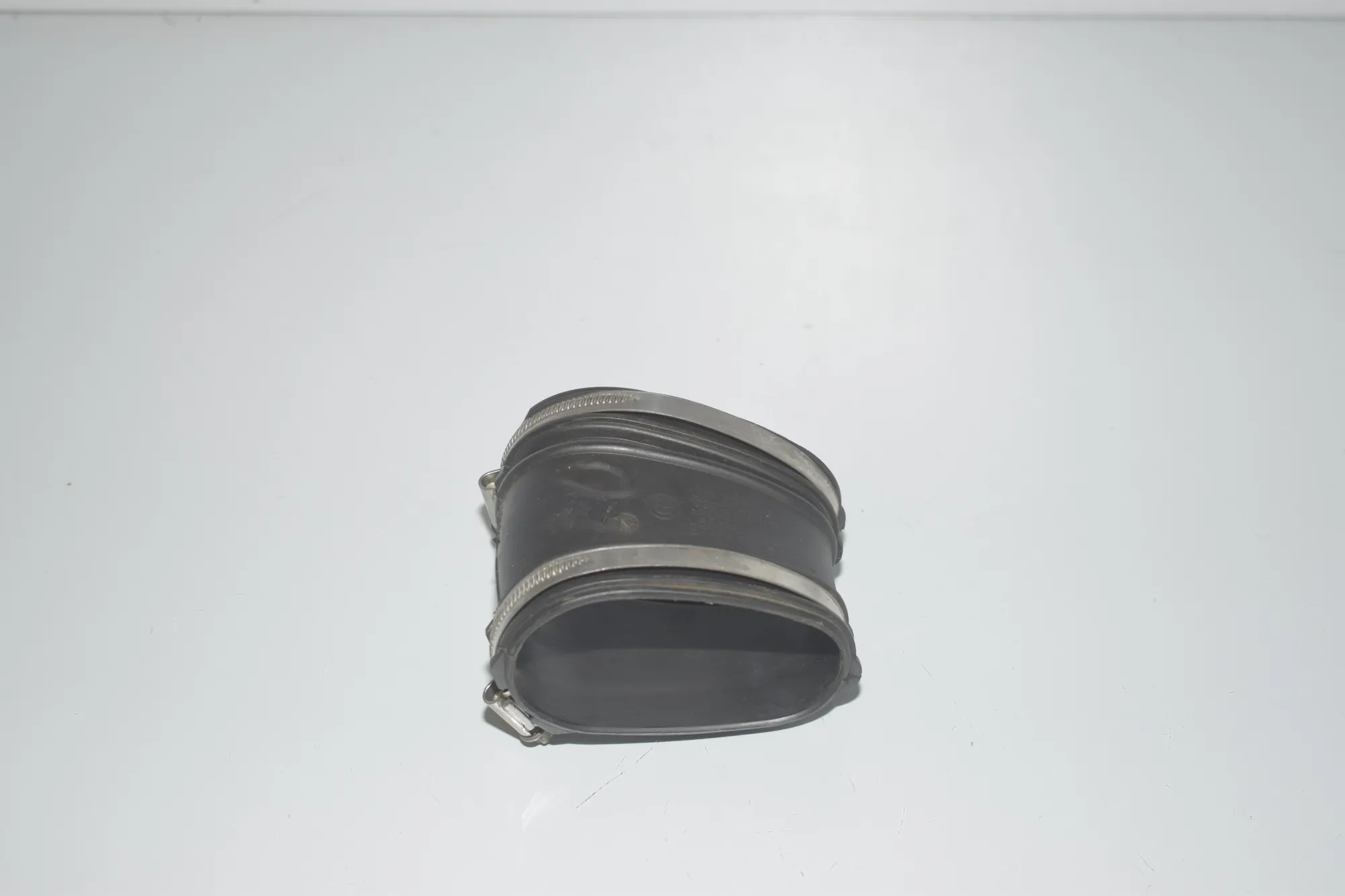 Air Intake Hose Pipe – OEM 7577475 · BMW 6 Gran Coupe (F06) 650 i xDrive 2013