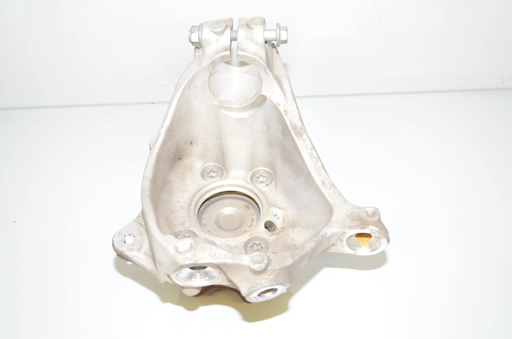 Front Left Wheel Hub – OEM 6886947 · BMW iX3 (G08) BMW iX3 (G08) Electric (286 HP) 2023 – 3