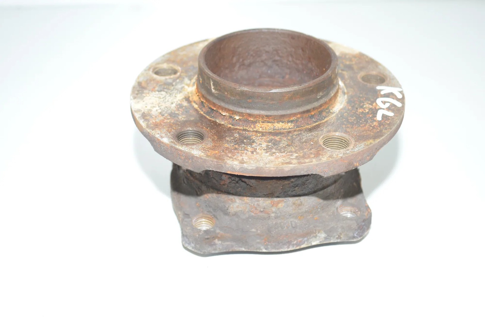 Rear Left Wheel Bearing – OEM 6867806 · BMW 6 Gran Coupe (F06) 650 i xDrive 2013 – 2