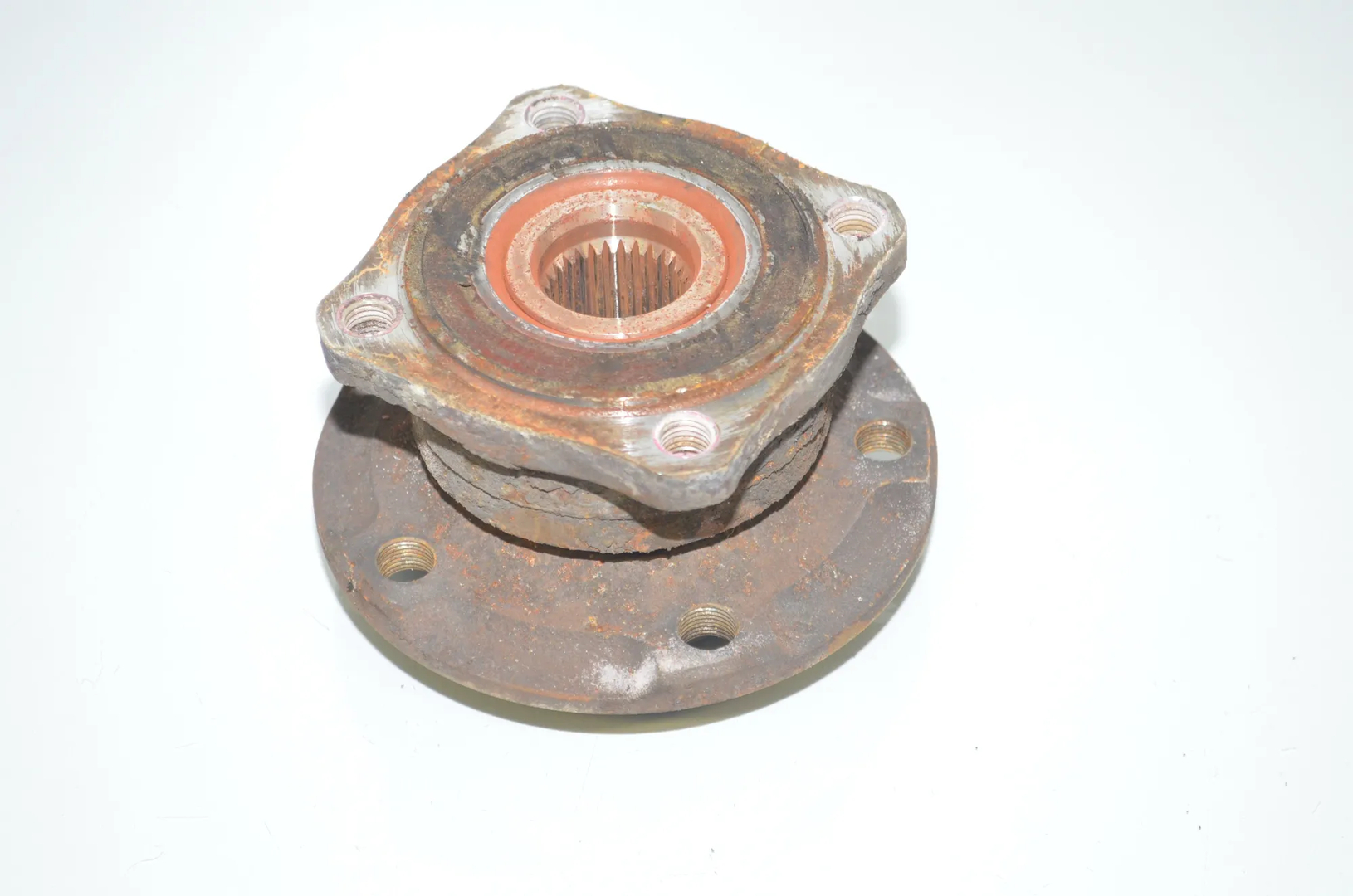 Rear Left Wheel Bearing – OEM 6867806 · BMW 6 Gran Coupe (F06) 650 i xDrive 2013 – 3