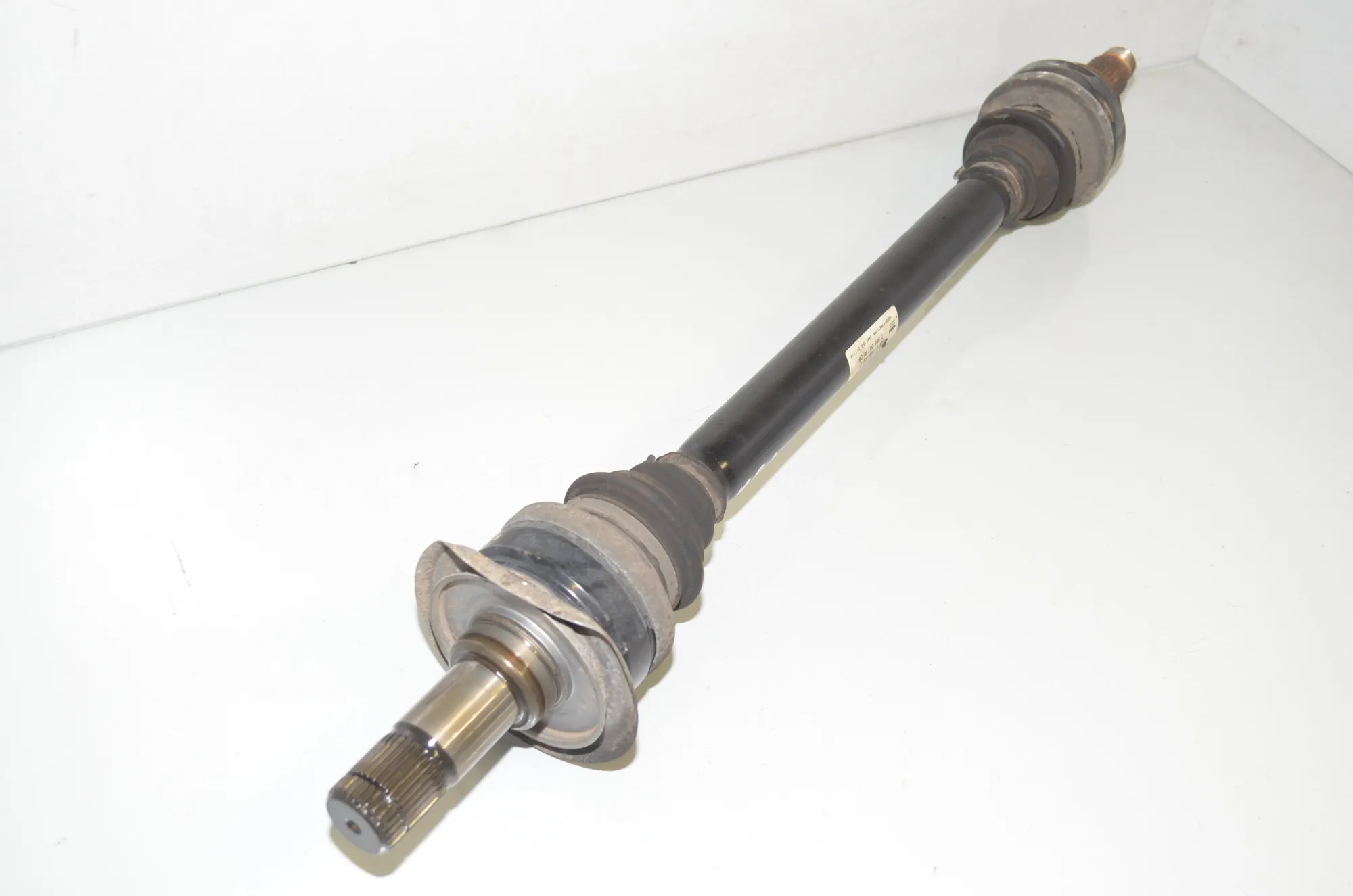Rear Left Driveshaft – OEM 7566087 · BMW 6 Gran Coupe (F06) 650 i xDrive 2013 – 2