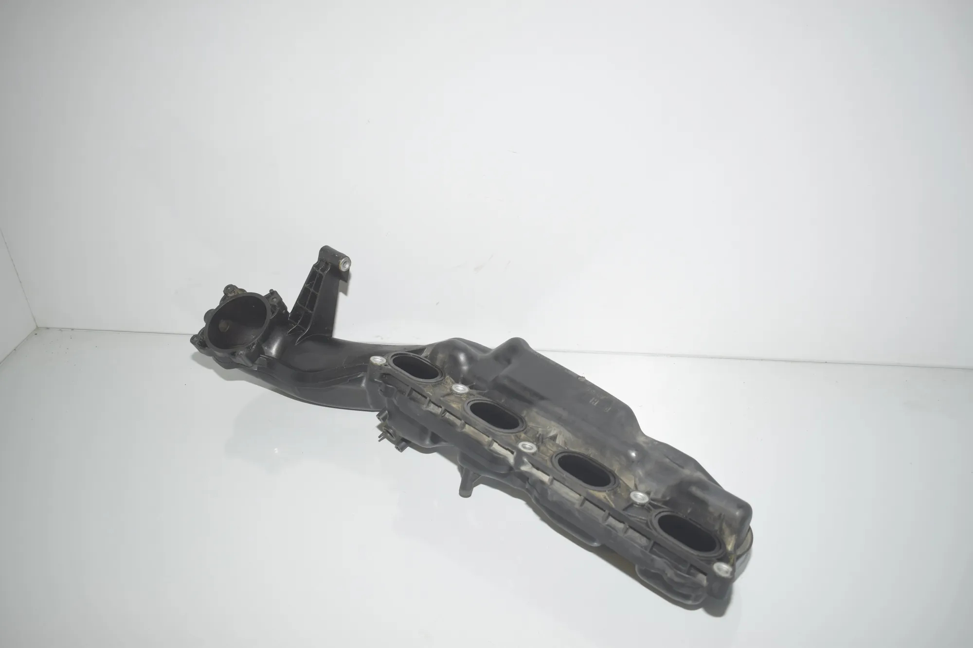 Intake Manifold – OEM 70517457 · BMW 6 Gran Coupe (F06) 650 i xDrive 2013 – 5