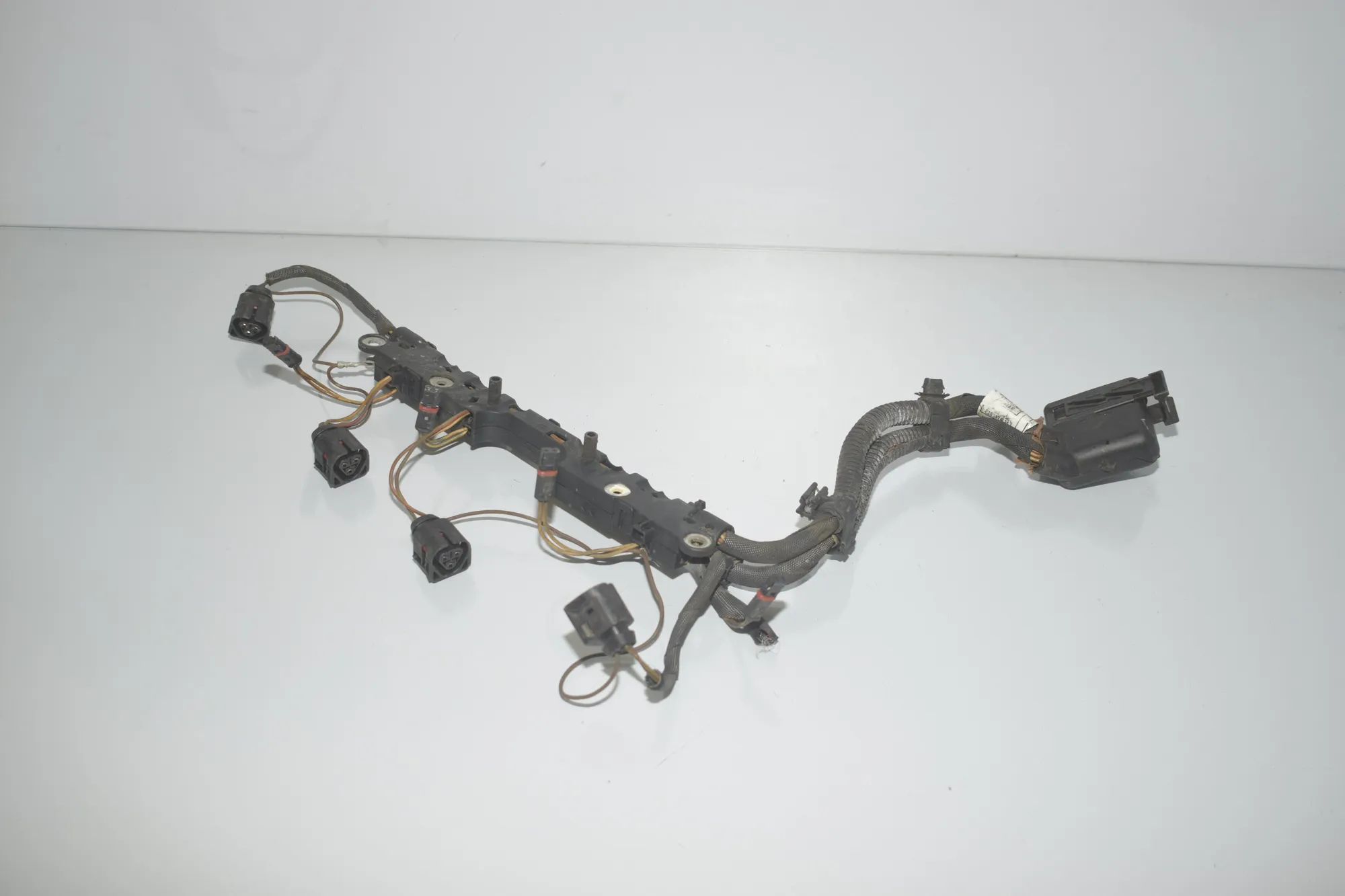 Fuel Injector Wire Connection – OEM 8631982 · BMW 6 Gran Coupe (F06) 650 i xDrive 2013 – 3