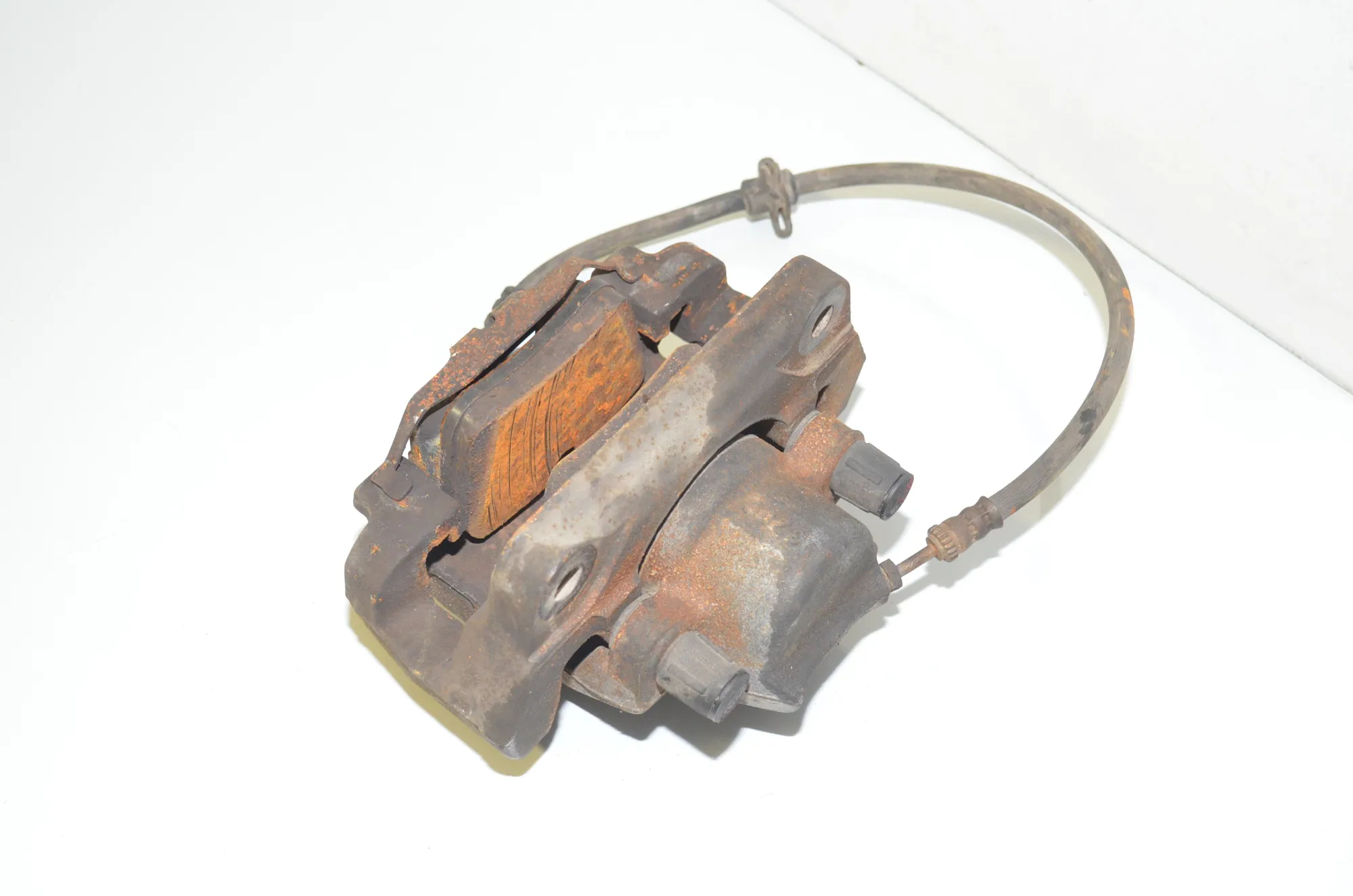 Front Right Brake Caliper – OEM 6790922 · BMW X3 (F25) xDrive 20 d 2013 – 4