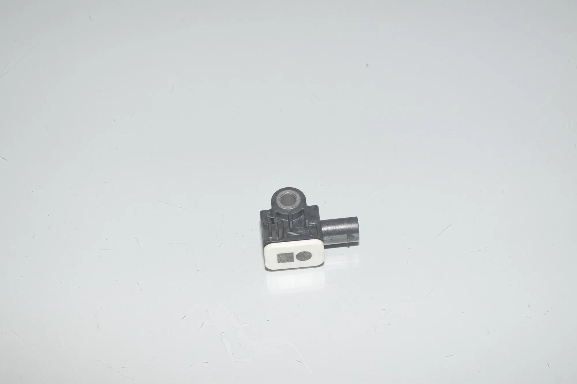 Front Right Impact Sensor – OEM 9234989 · BMW 2 Cabrio (F23) 220 i 2017 – 2
