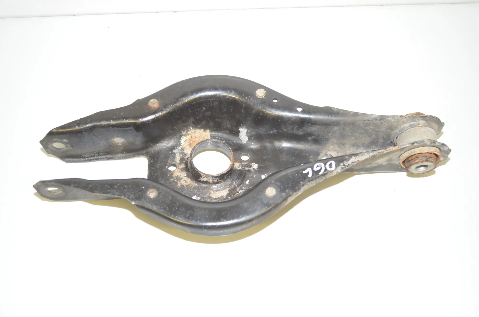 Rear Right Lower Control Arm – OEM 33326867540 · BMW 3 (F30, F80) 320 d 2012 – 4