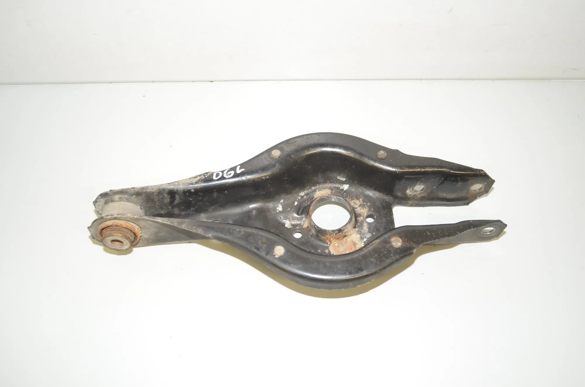 Rear Right Lower Control Arm – OEM 33326867540 · BMW 3 (F30, F80) 320 d 2012 – 3