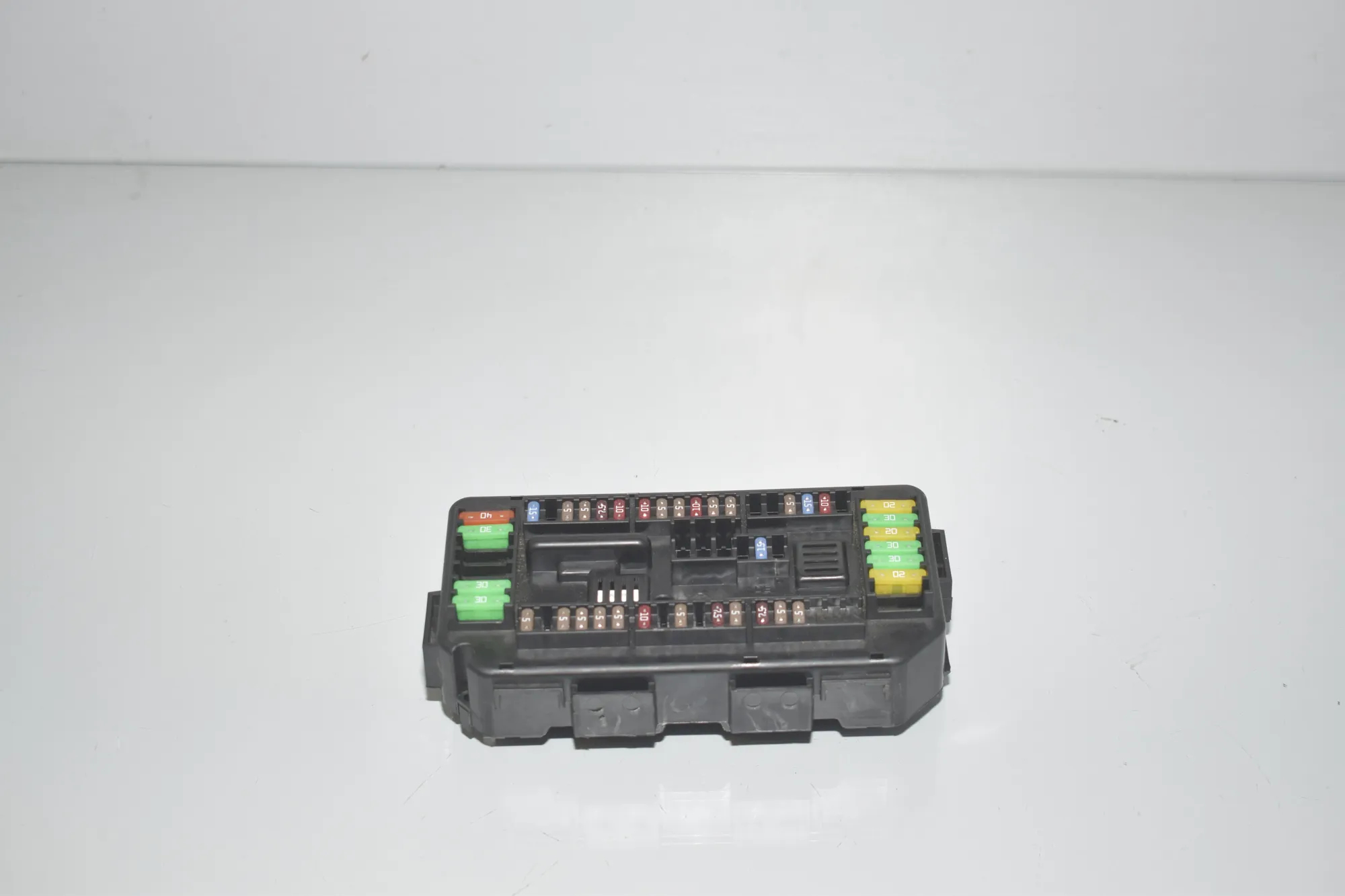 Fuse Box – OEM 9389068 · BMW 2 Cabrio (F23) 220 i 2017