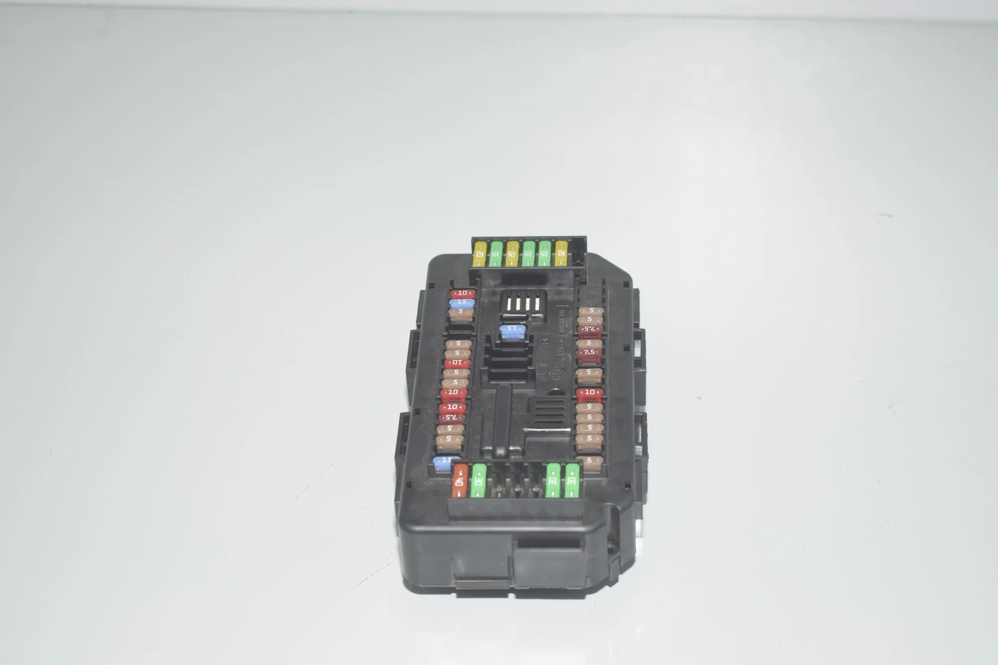 Fuse Box – OEM 9389068 · BMW 2 Cabrio (F23) 220 i 2017 – 2