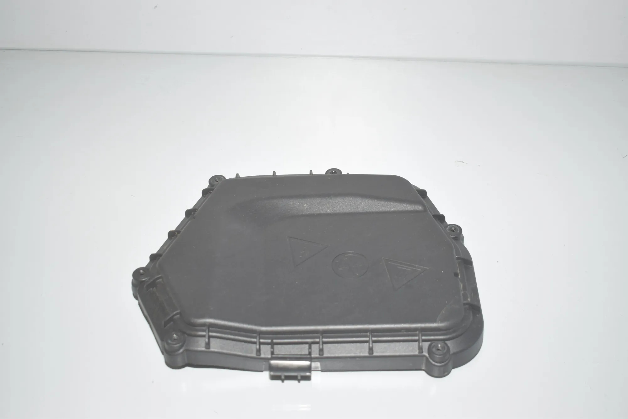 Fuse Box Cover – OEM 8509910 · BMW X3 (F25) xDrive 20 d 2013