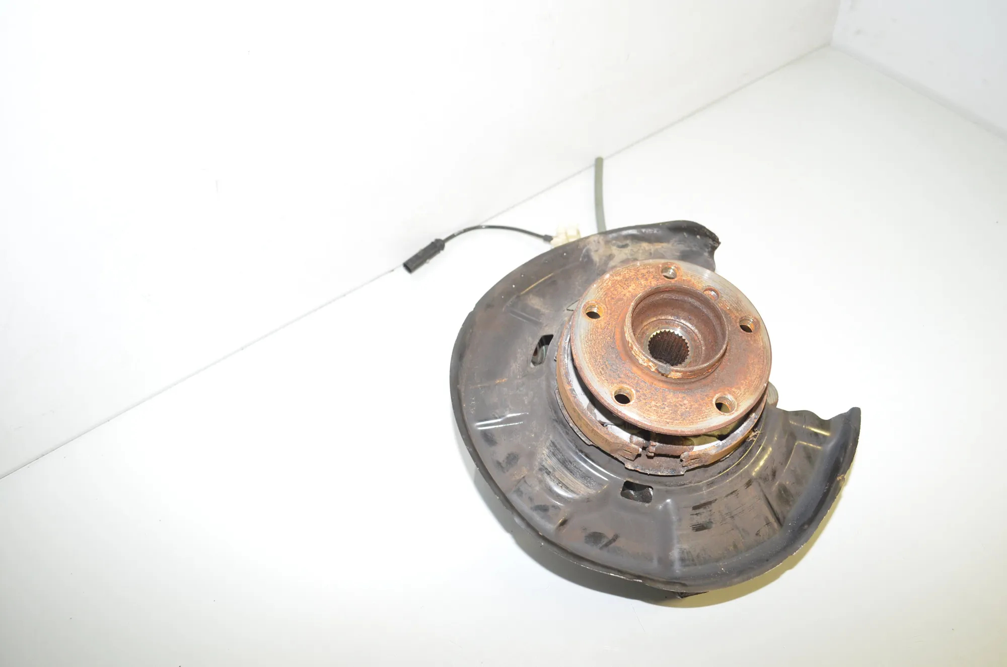 Front Left Wheel Hub – OEM 6792285 · BMW 2 Cabrio (F23) 220 i 2016