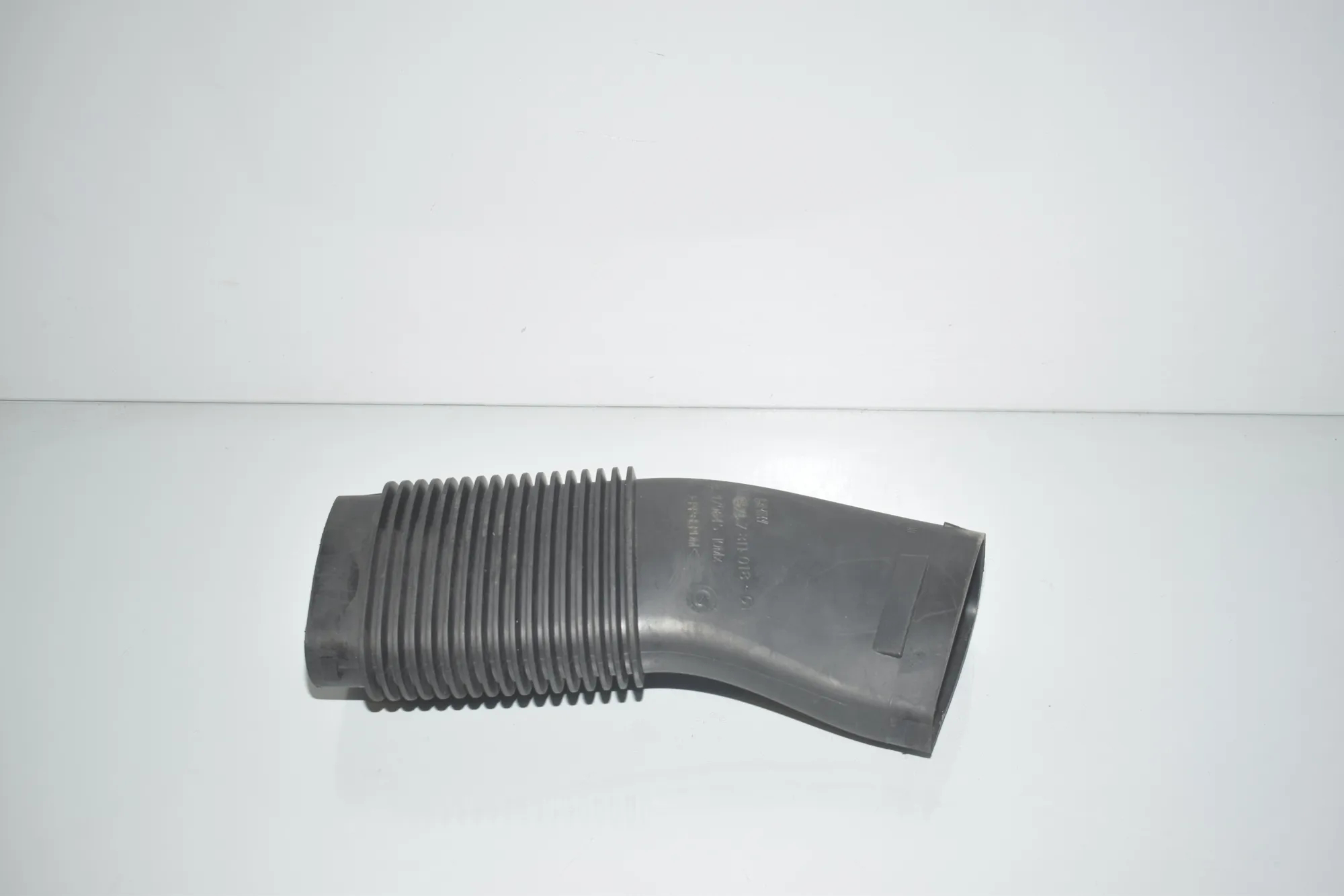 Air Intake Tube – OEM 7811018 · BMW X3 (F25) xDrive 20 d 2013 – 2