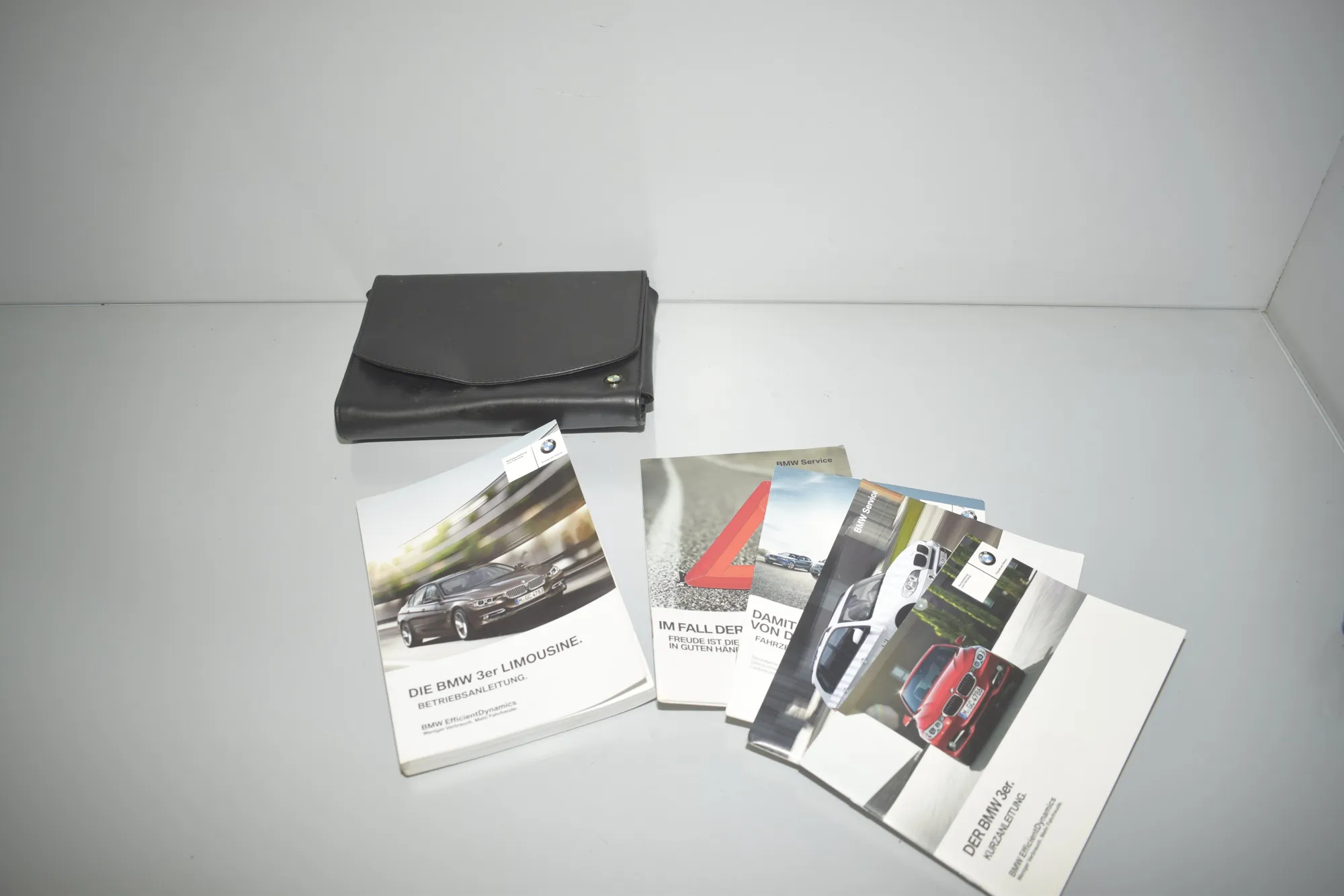 Manual Service Book – OEM 2608613 · BMW 3 (F30, F80) 320 d 2012 – 2