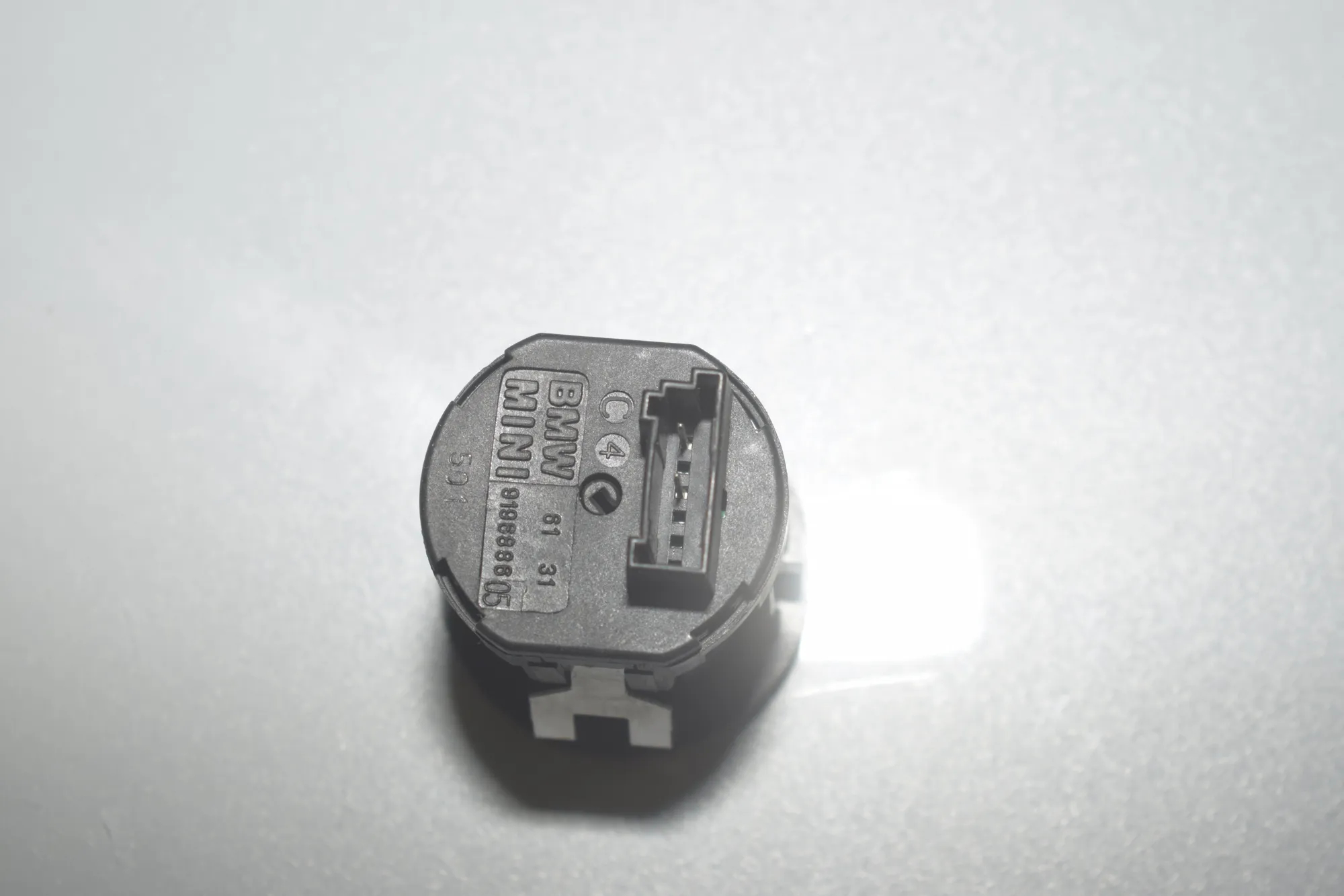 SRS Switch – OEM 9198886 · BMW 3 (F30, F80) 320 d 2012 – 4