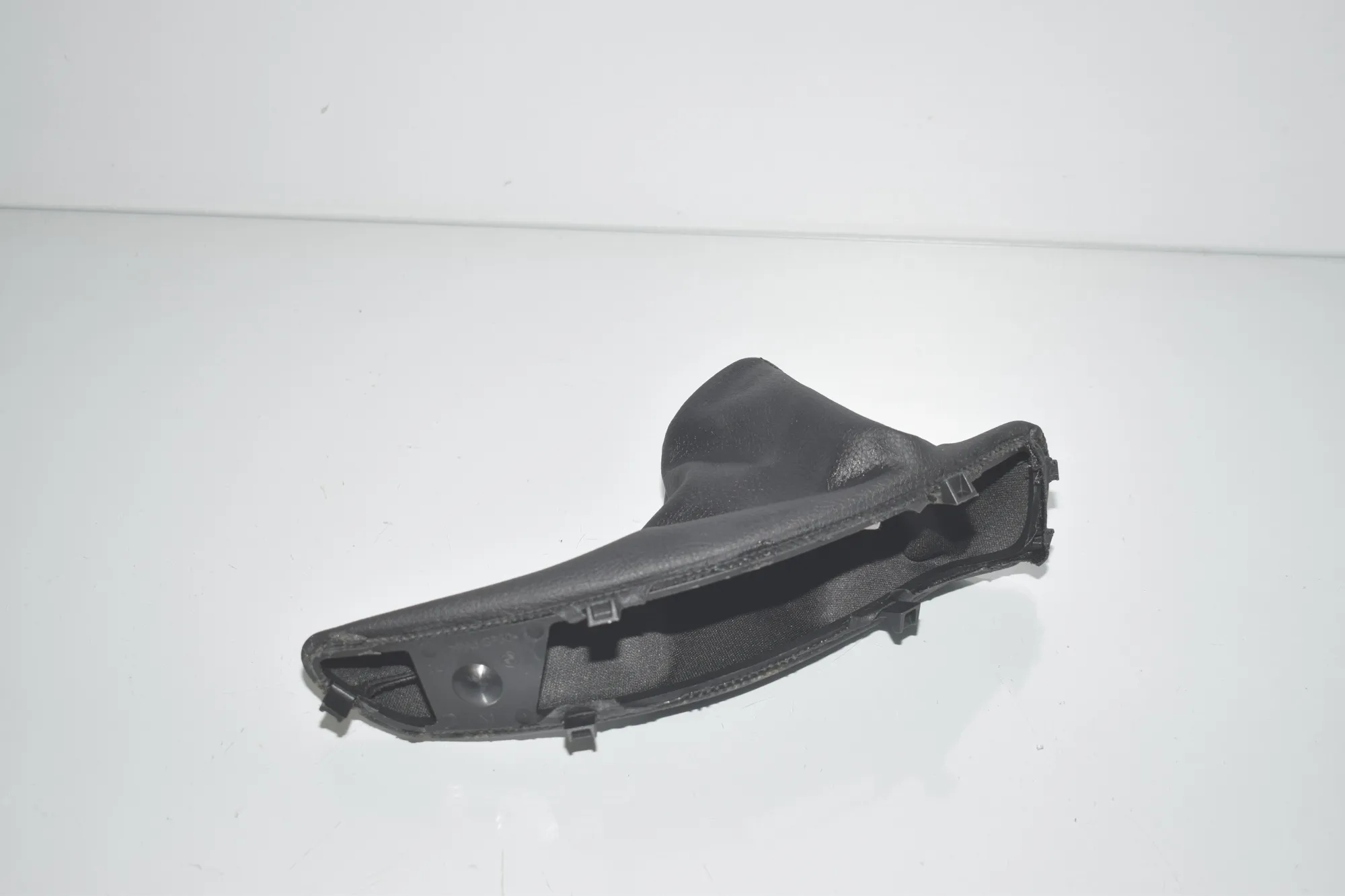 Handbrake Handle Trim – OEM 9235425 · BMW 3 (F30, F80) 320 d 2012 – 3