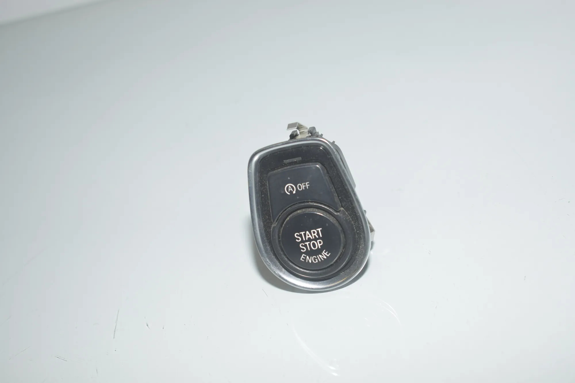 Ignition Start Button – OEM 9250734 · BMW 3 (F30, F80) 320 d 2012 – 2