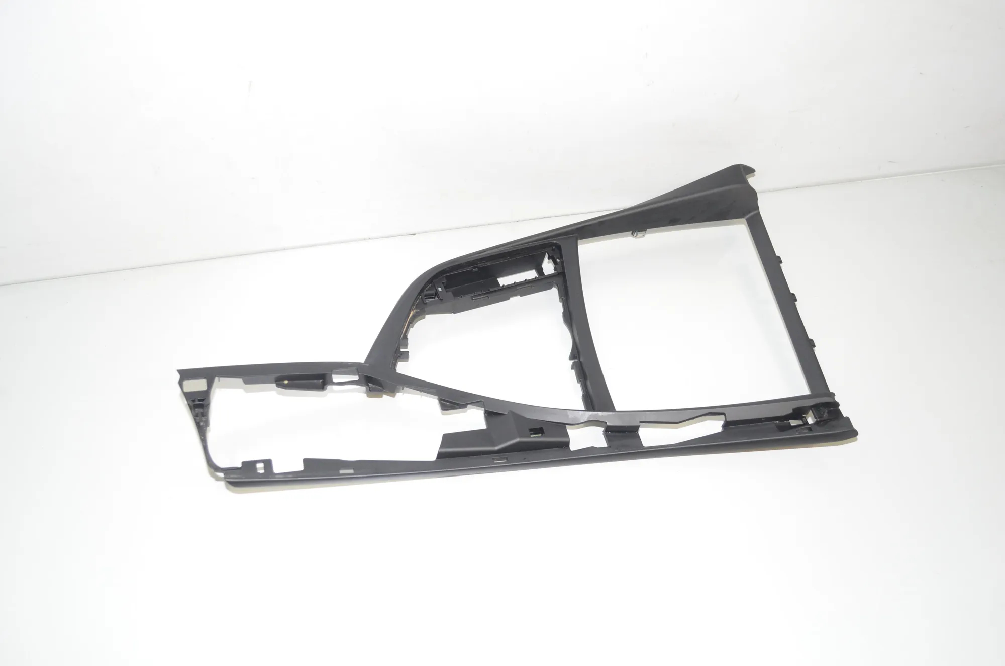 Center Console Trim – OEM 9207313 · BMW 2 Cabrio (F23) 220 i 2016 – 2