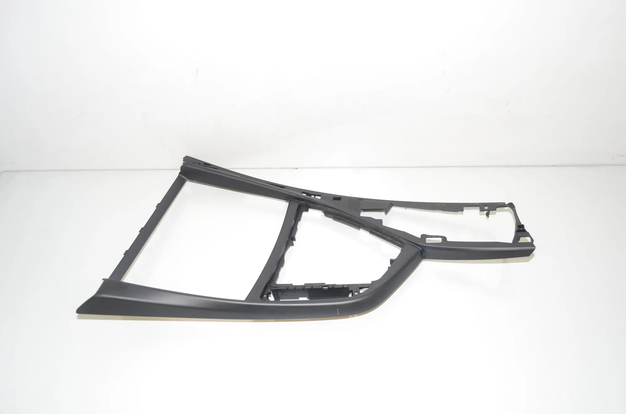 Center Console Trim – OEM 9207313 · BMW 2 Cabrio (F23) 220 i 2016