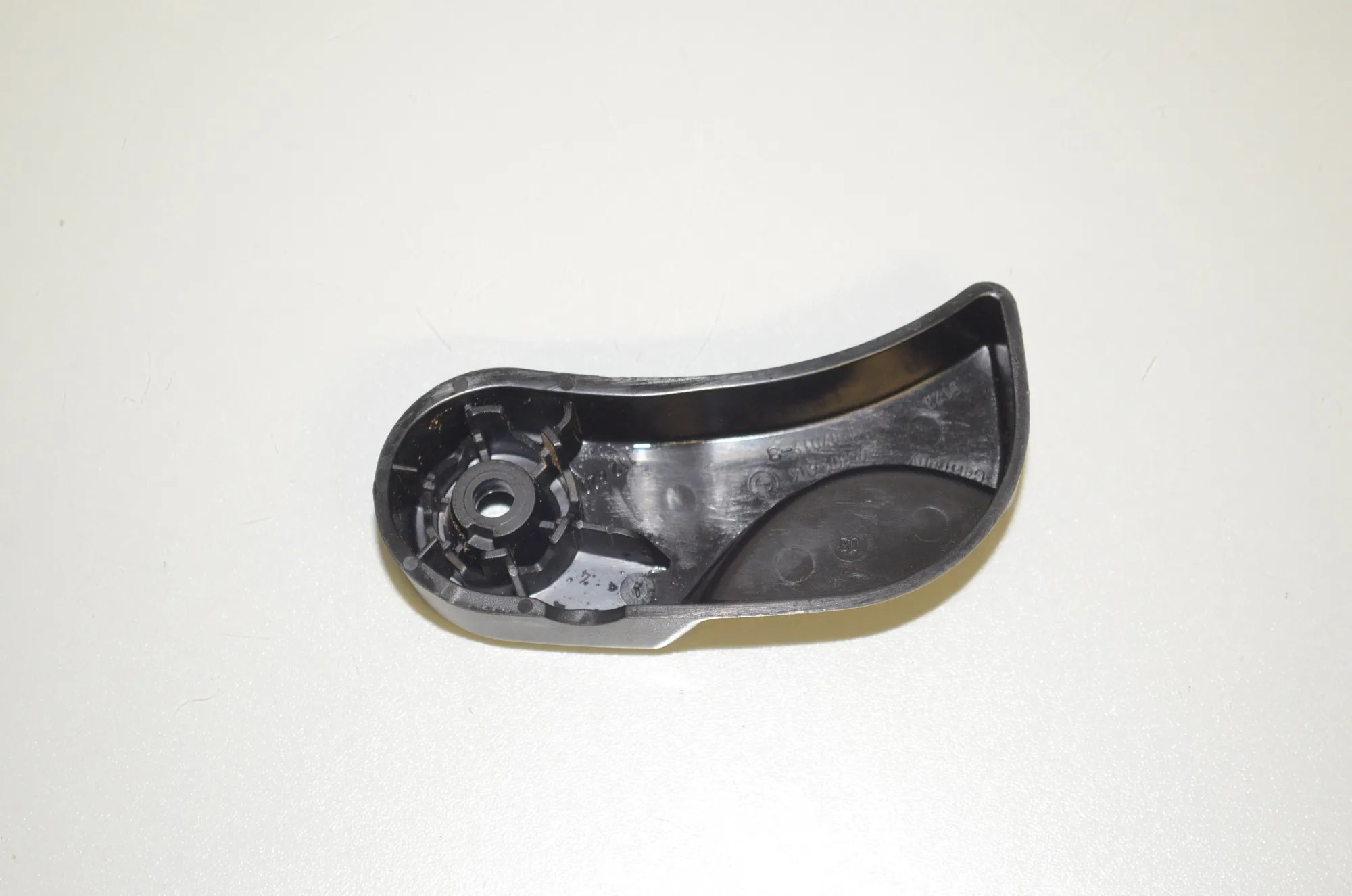 Bonnet Release Handle – OEM 7309606 · BMW 2 Cabrio (F23) 220 i 2016 – 3