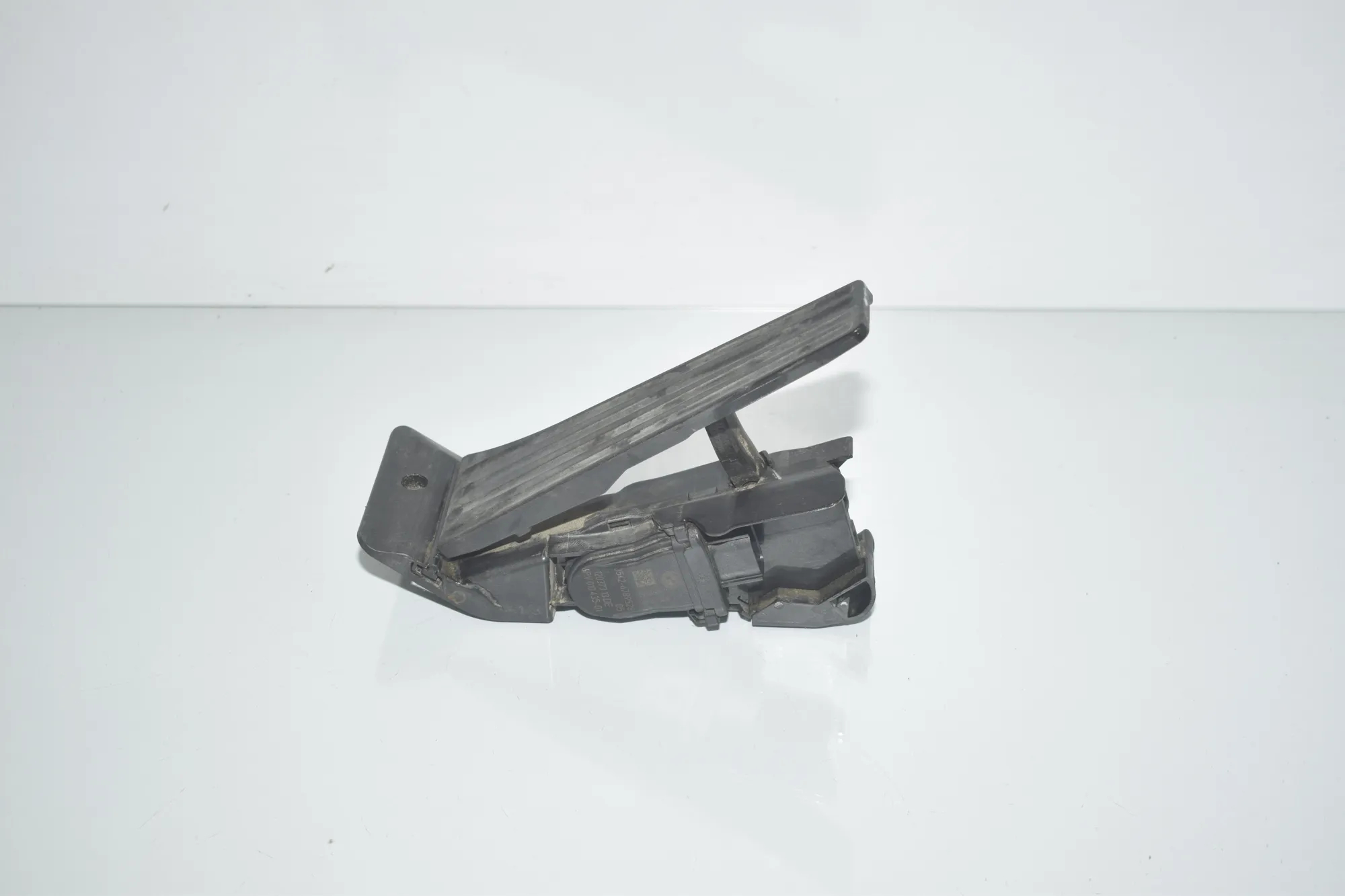 Throttle Pedal – OEM 6789528 · BMW 3 (F30, F80) 320 d 2012 – 2