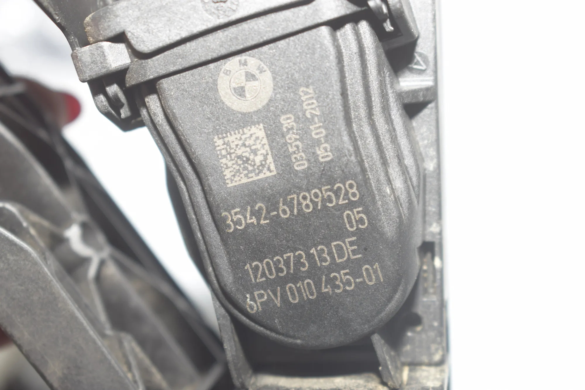 Throttle Pedal – OEM 6789528 · BMW 3 (F30, F80) 320 d 2012 – 6