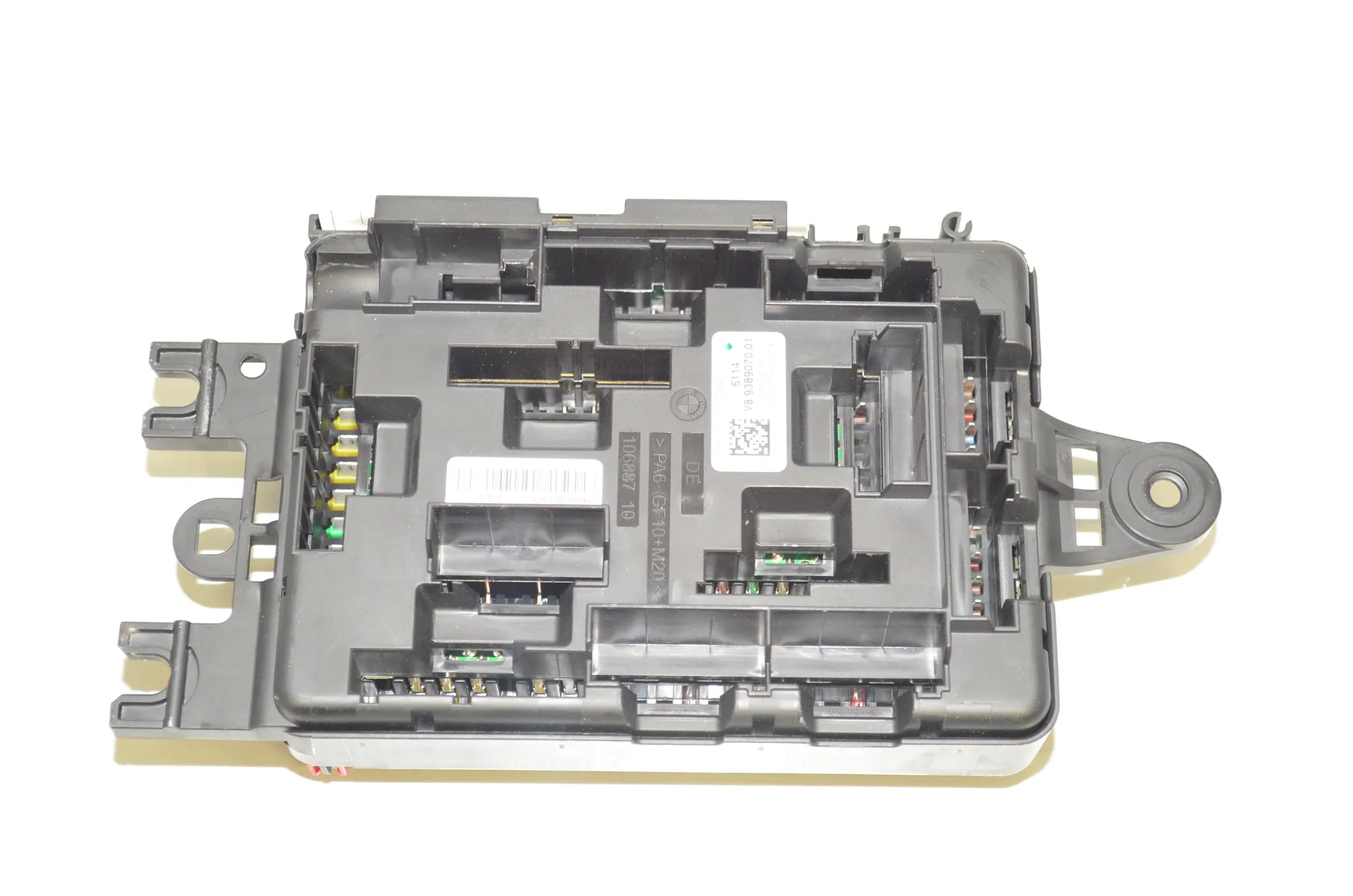 Fuse Box – OEM 9389070 · BMW 2 Cabrio (F23) 220 i 2016 – 3
