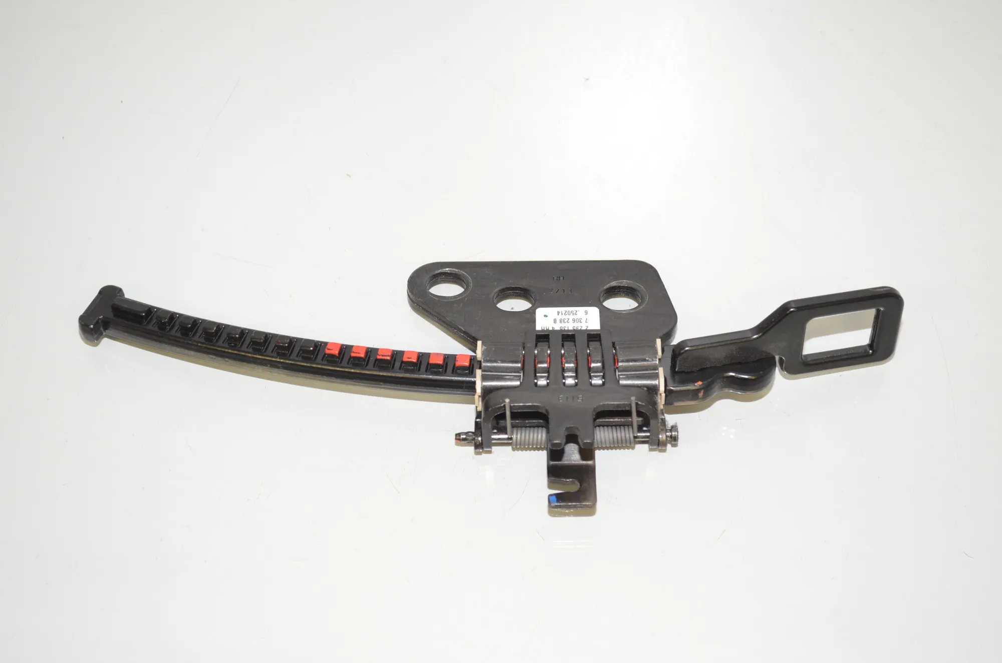 Rear Seat Backrest Lock – OEM 7306238 · BMW 3 Gran Turismo (F34) 320 d 2014 – 2