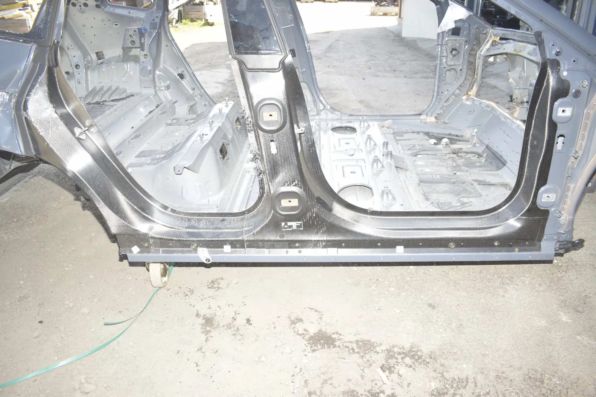 Right Side Metallic Sideskirt Cover · BMW iX (I20) BMW iX (I20) M60 2022 – 2
