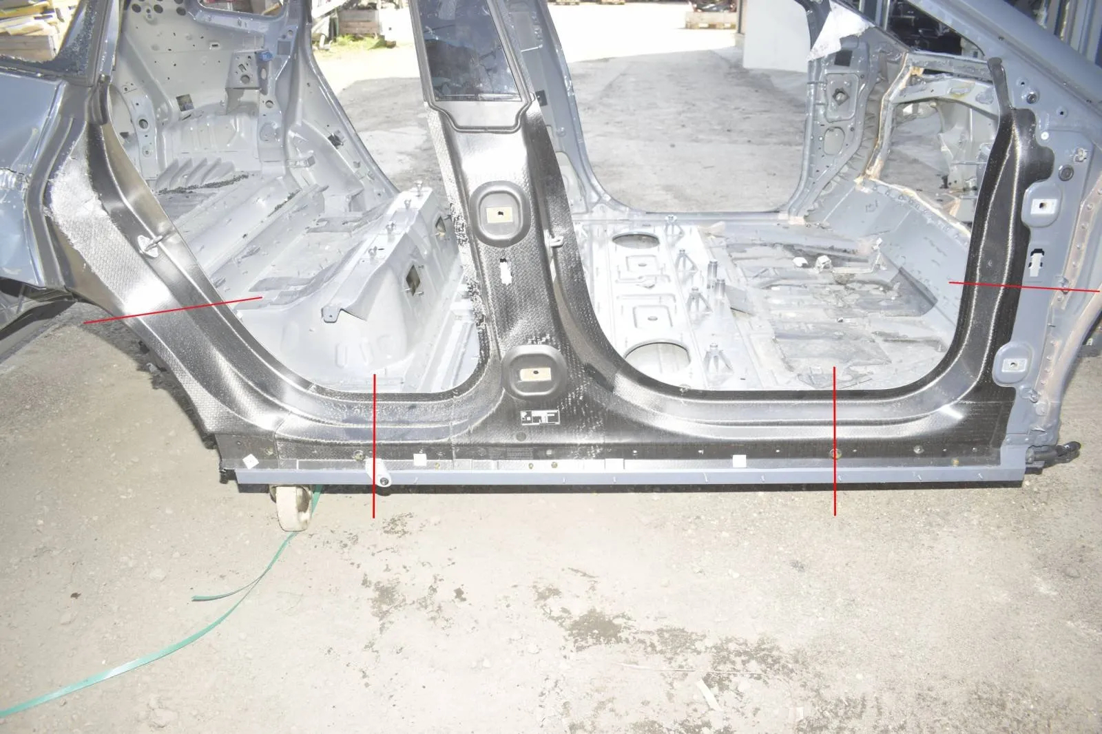 Right Side Metallic Sideskirt Cover · BMW iX (I20) BMW iX (I20) M60 2022